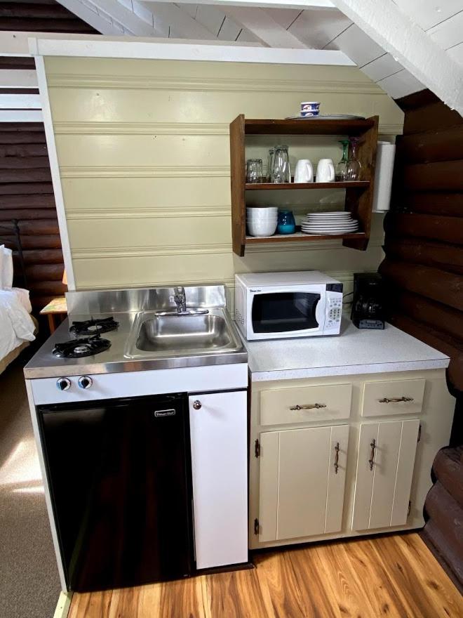 Pine Grove Cottages
