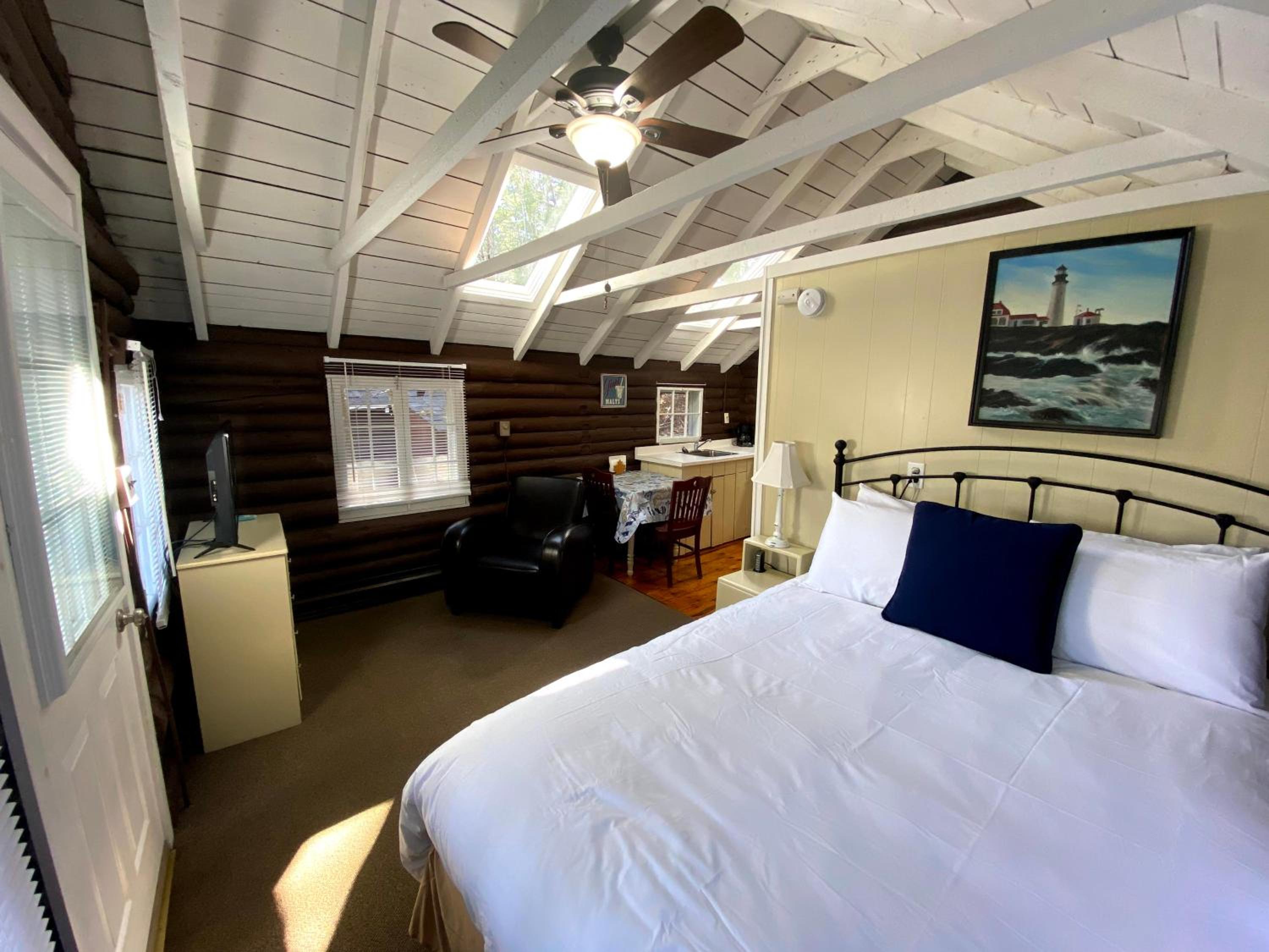 Pine Grove Cottages