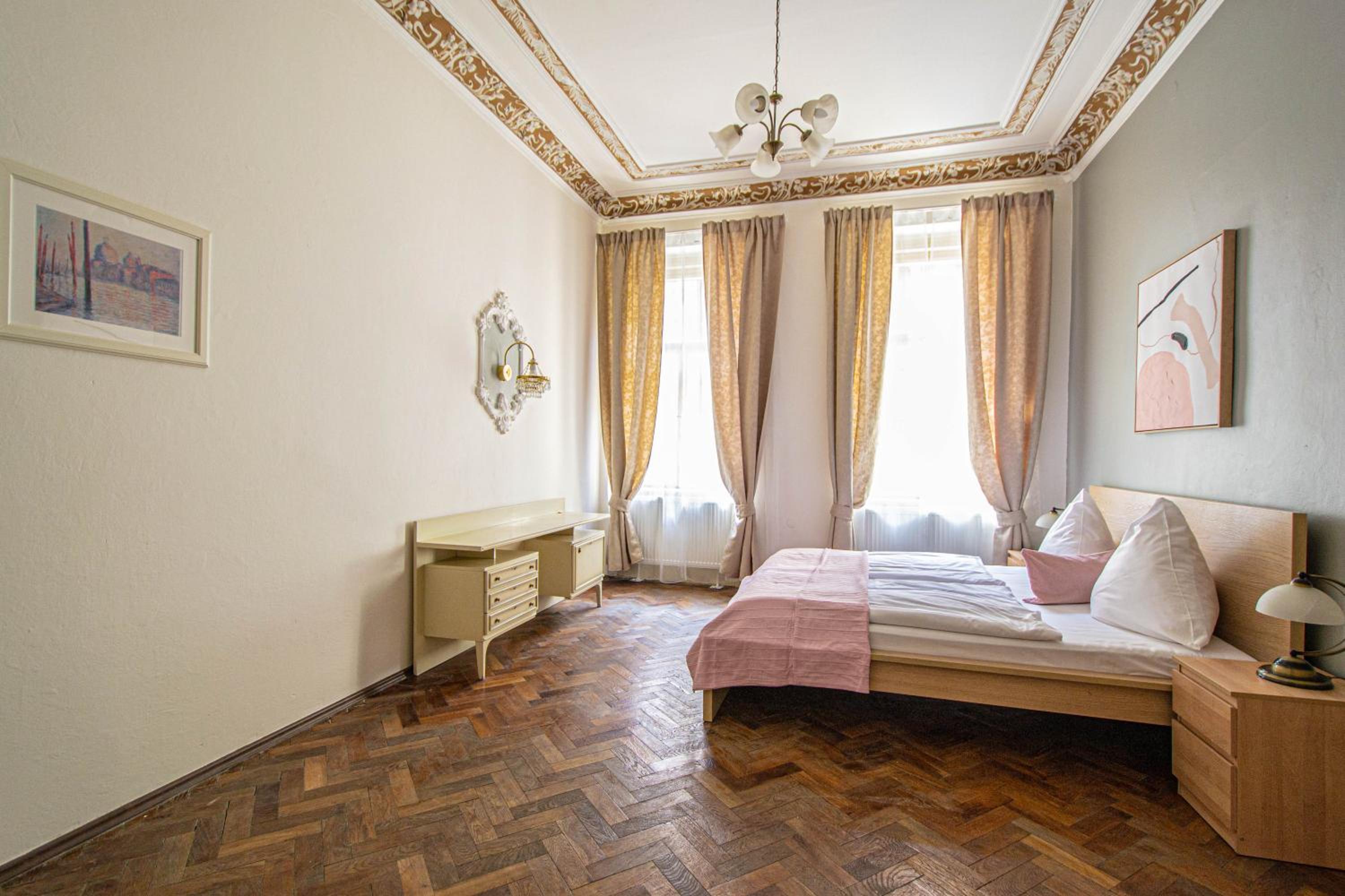 For celebrations spacious 3BDR apartment with balcony