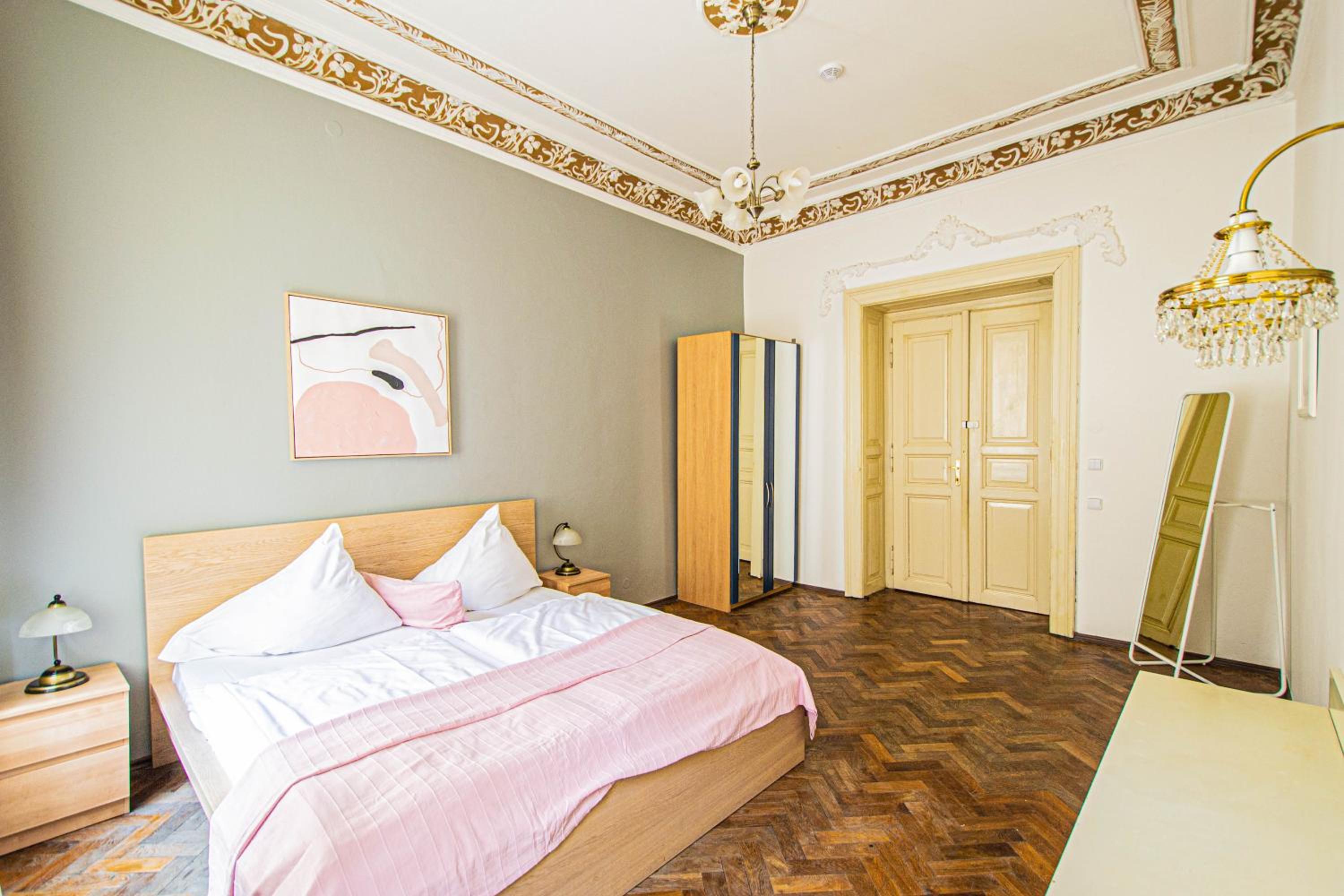 For celebrations spacious 3BDR apartment with balcony