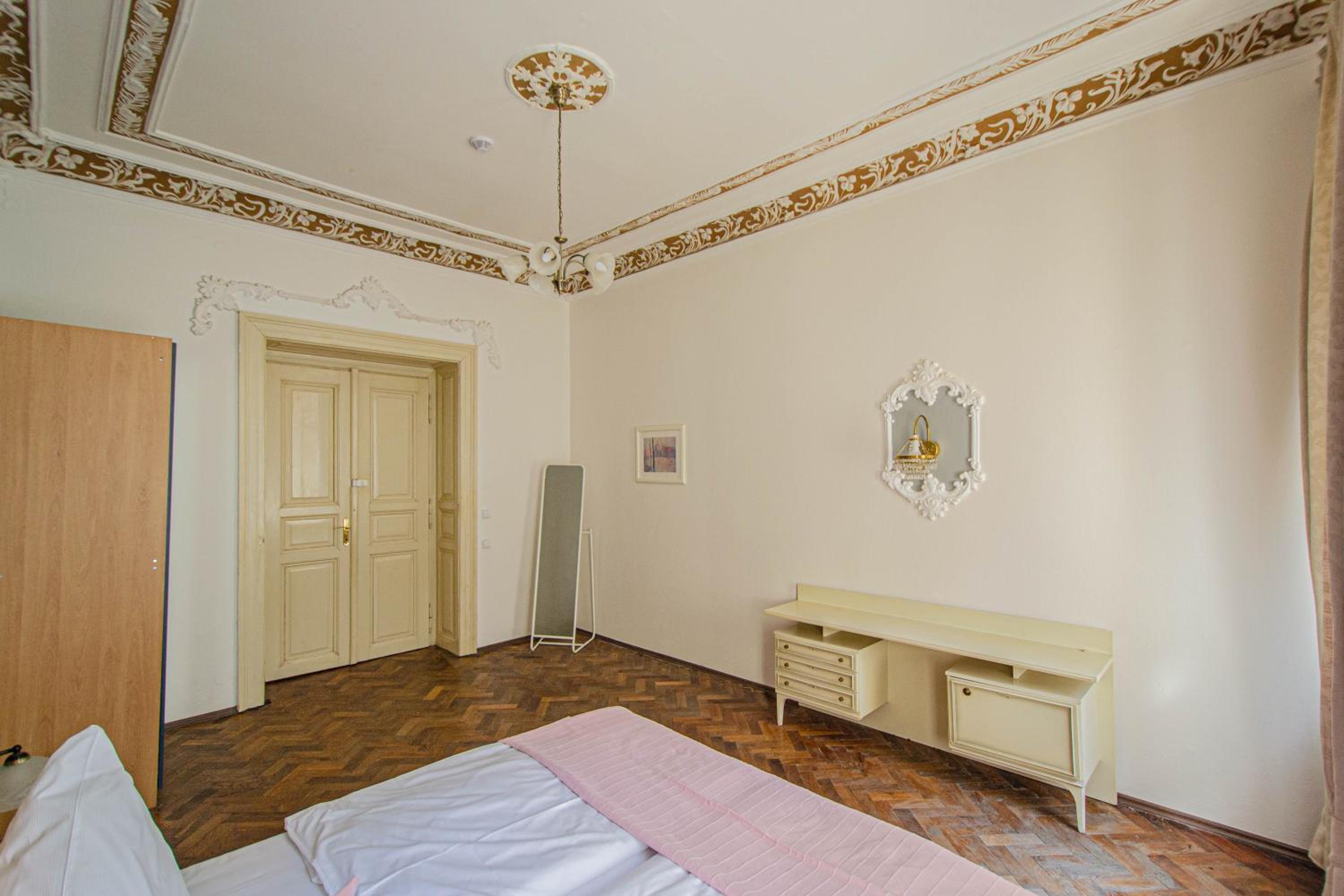 For celebrations spacious 3BDR apartment with balcony
