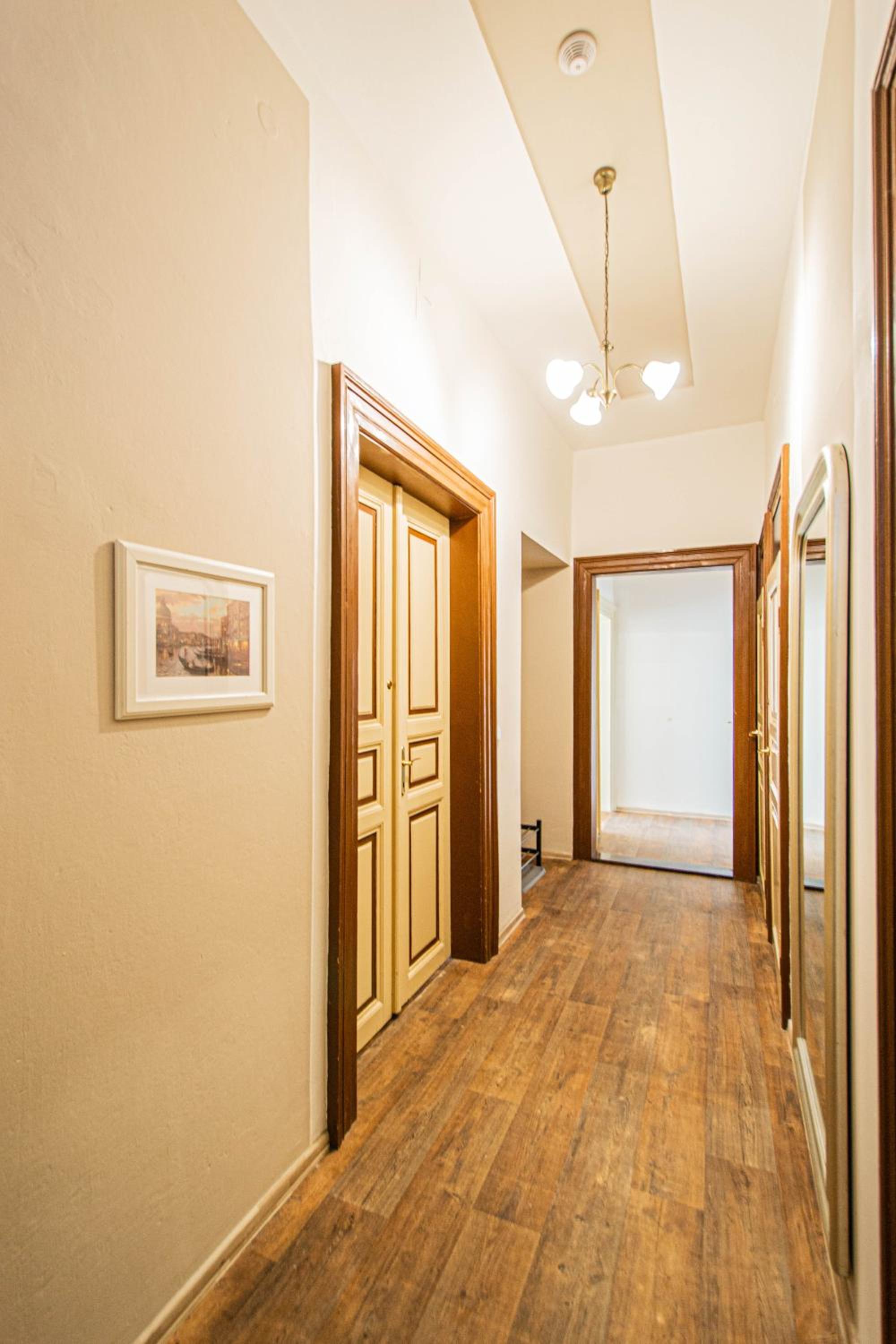 For celebrations spacious 3BDR apartment with balcony