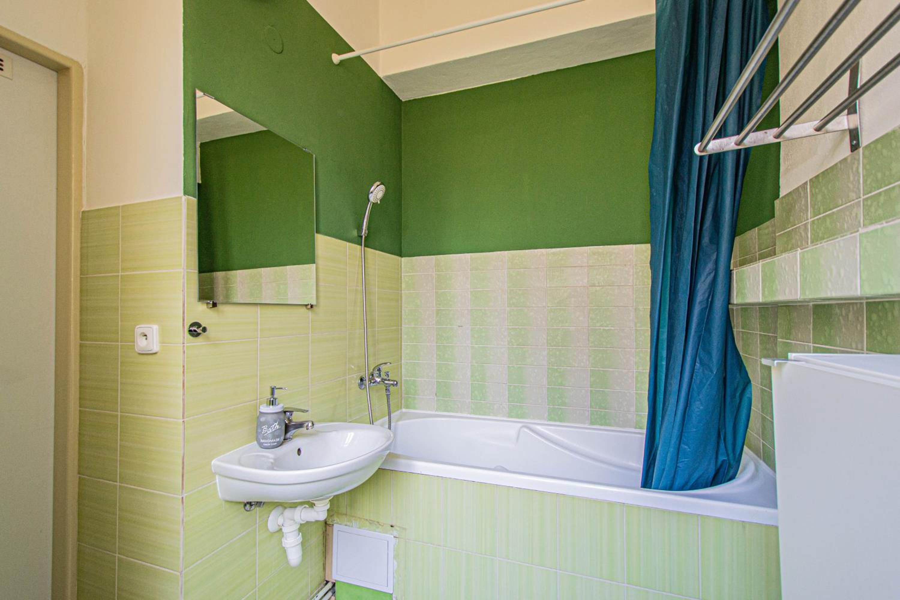 For celebrations spacious 3BDR apartment with balcony