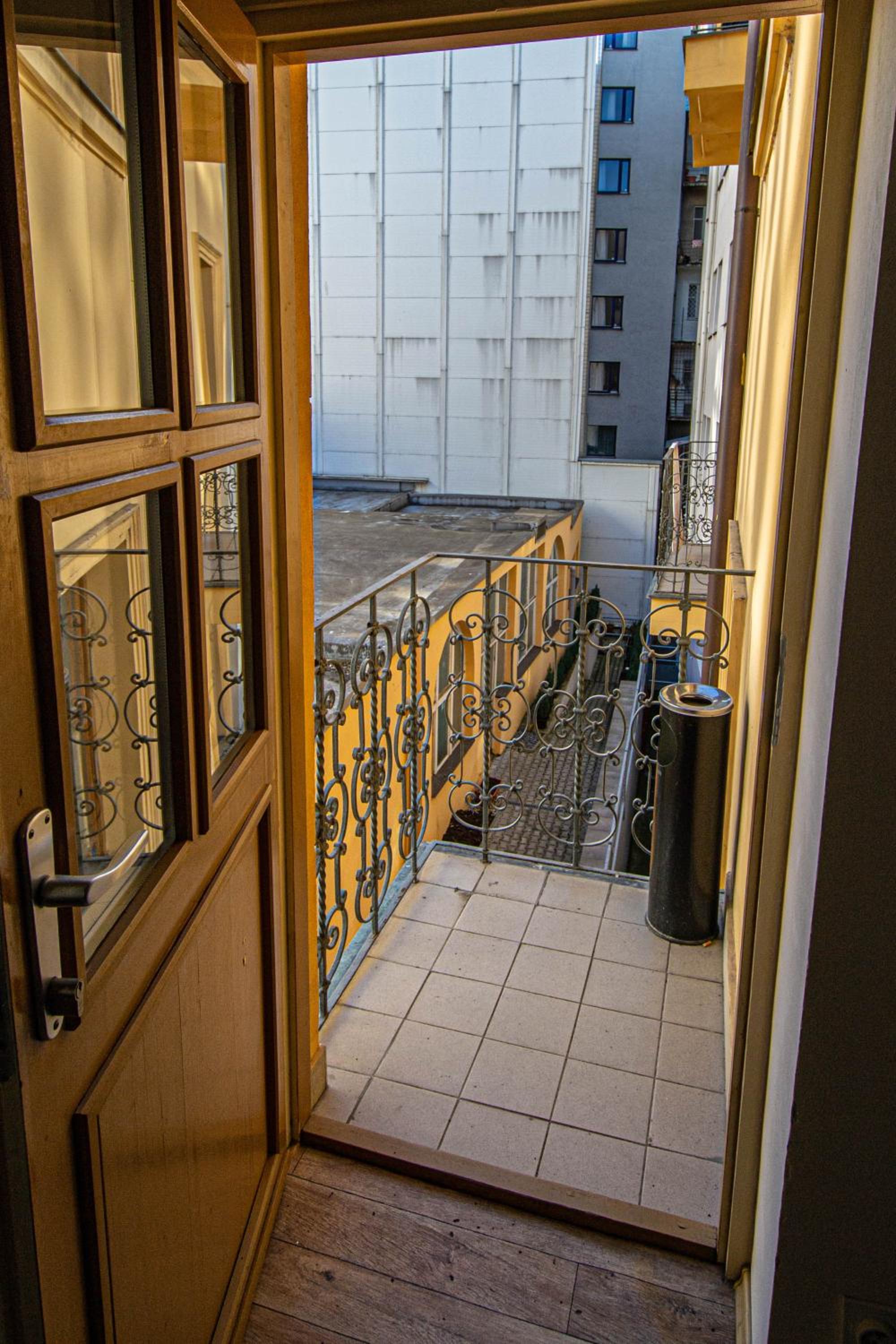 For celebrations spacious 3BDR apartment with balcony