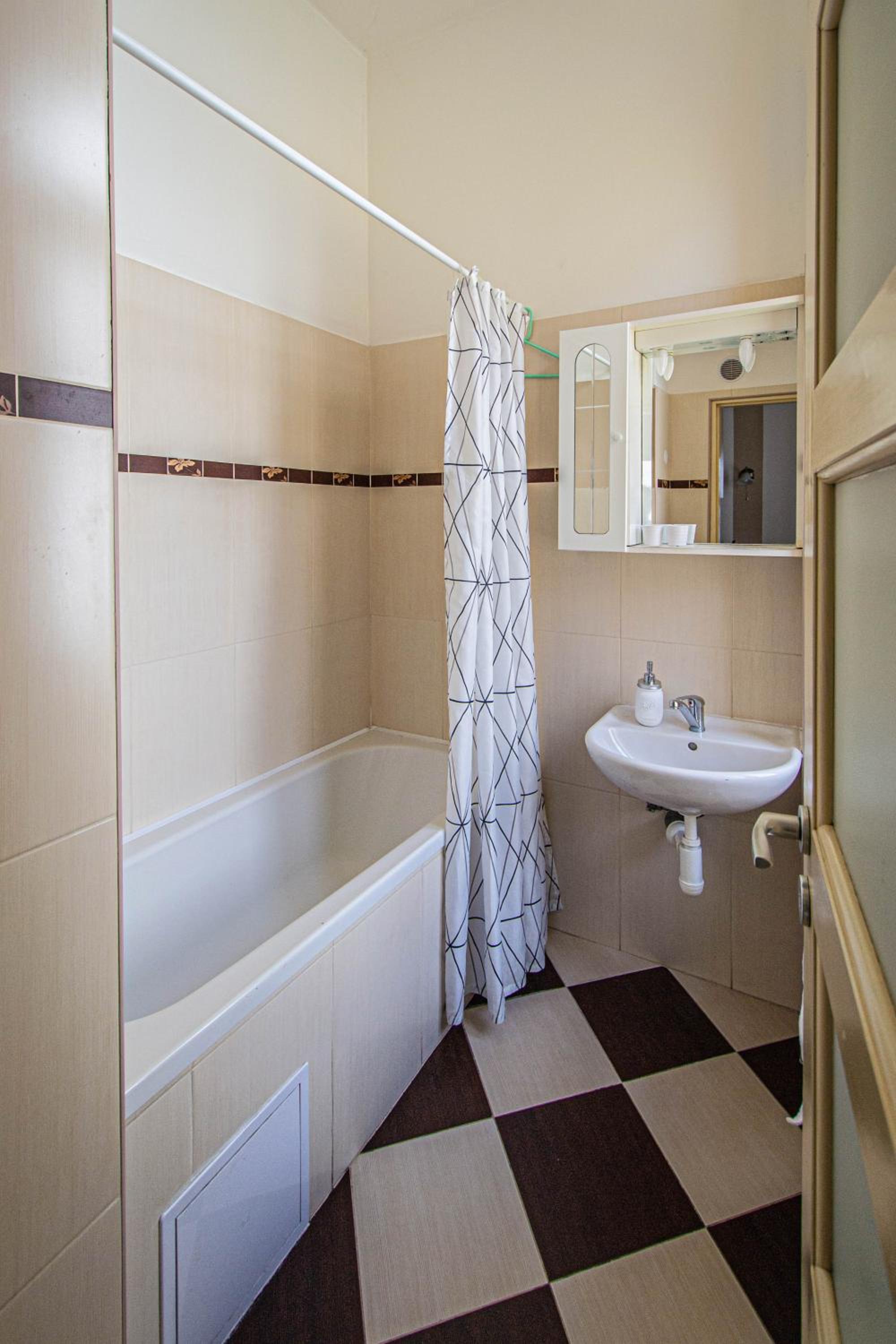 For celebrations spacious 3BDR apartment with balcony