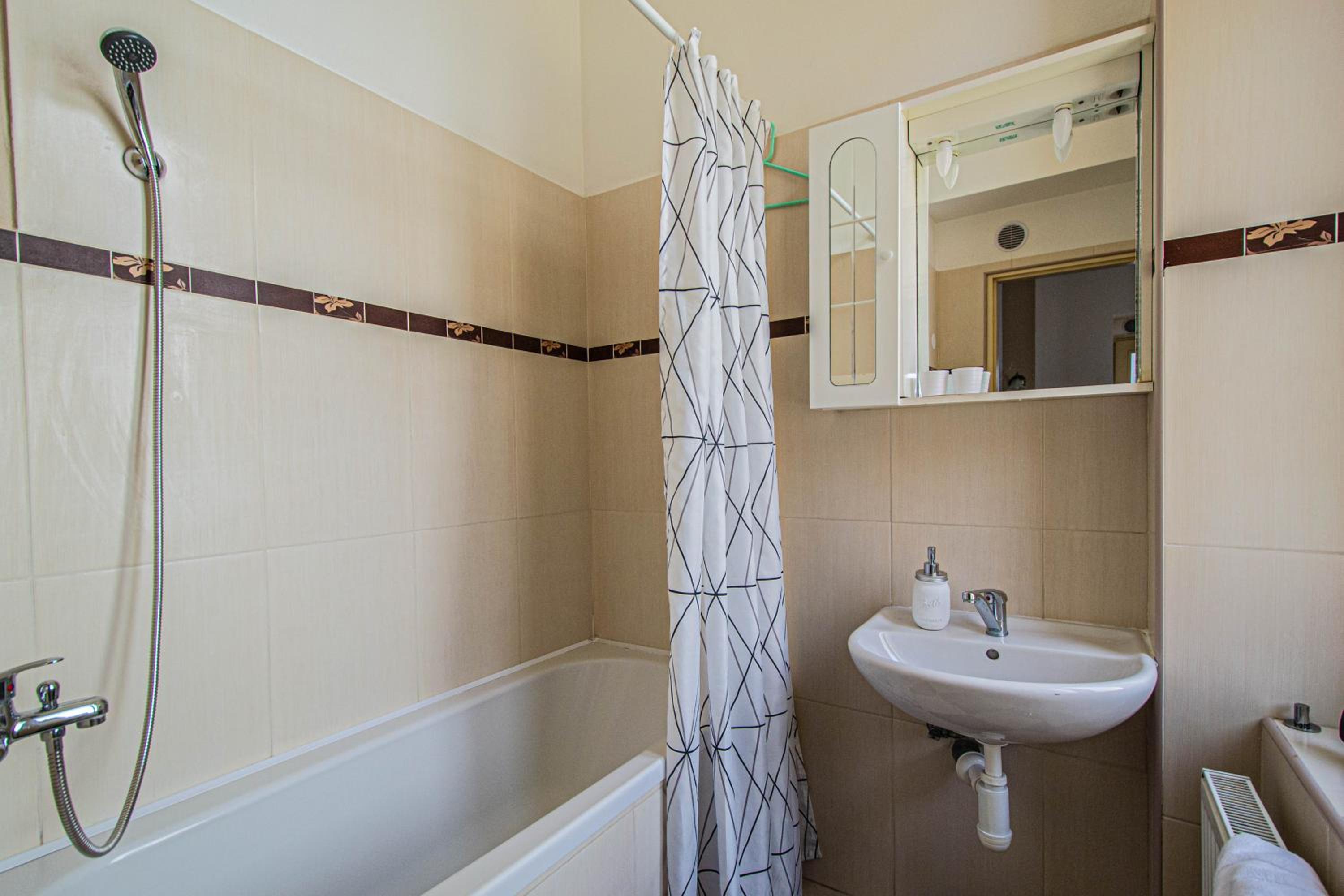 For celebrations spacious 3BDR apartment with balcony
