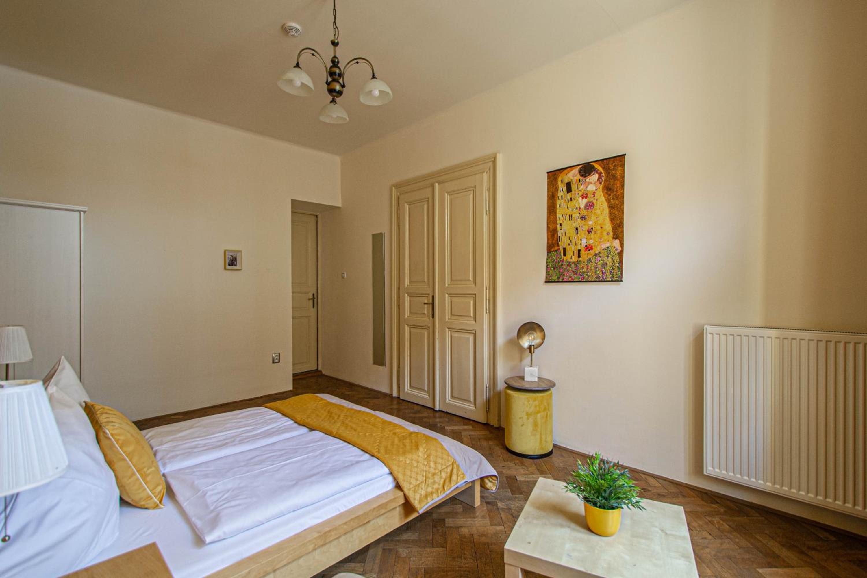 For celebrations spacious 3BDR apartment with balcony