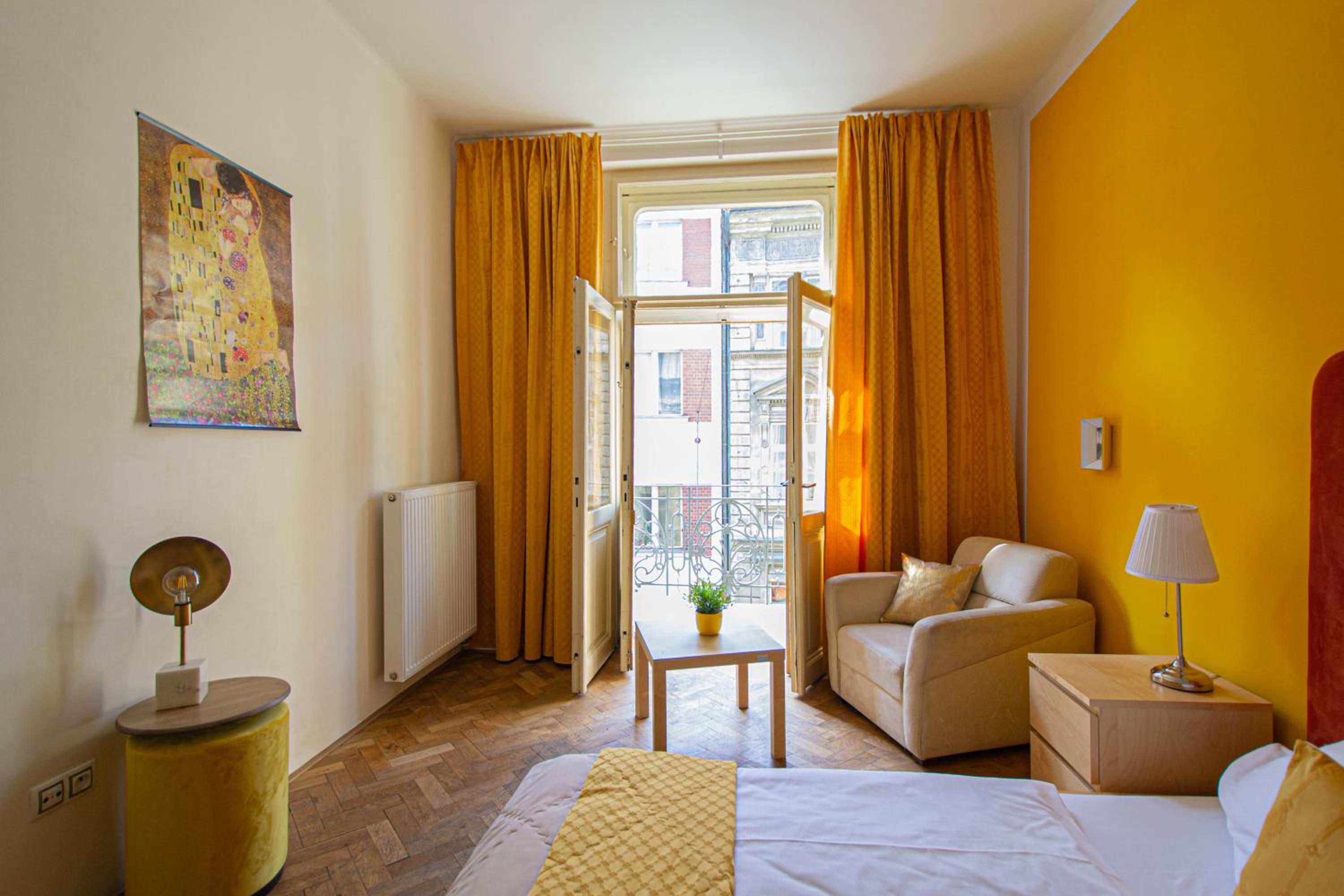 For celebrations spacious 3BDR apartment with balcony