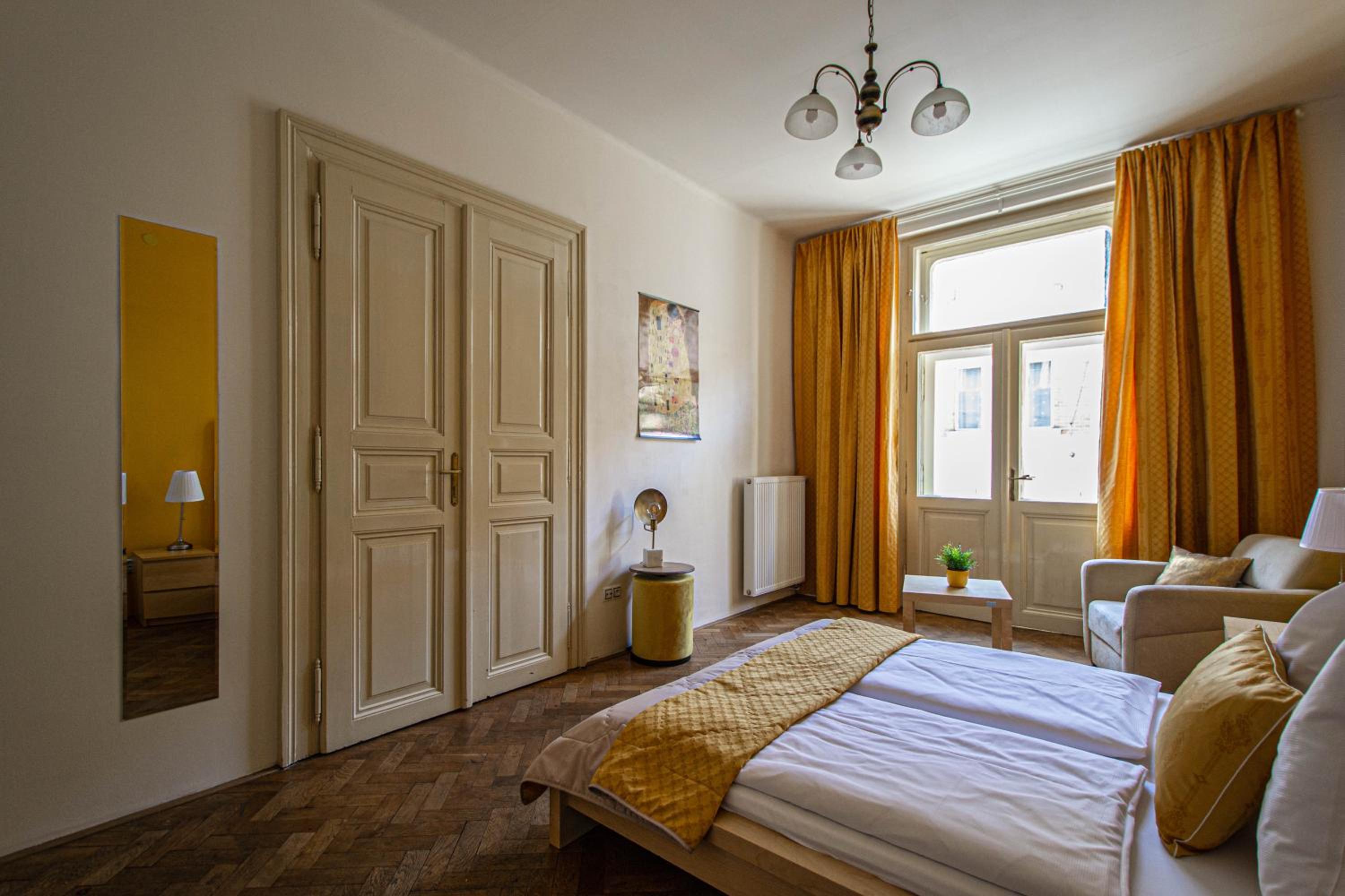For celebrations spacious 3BDR apartment with balcony