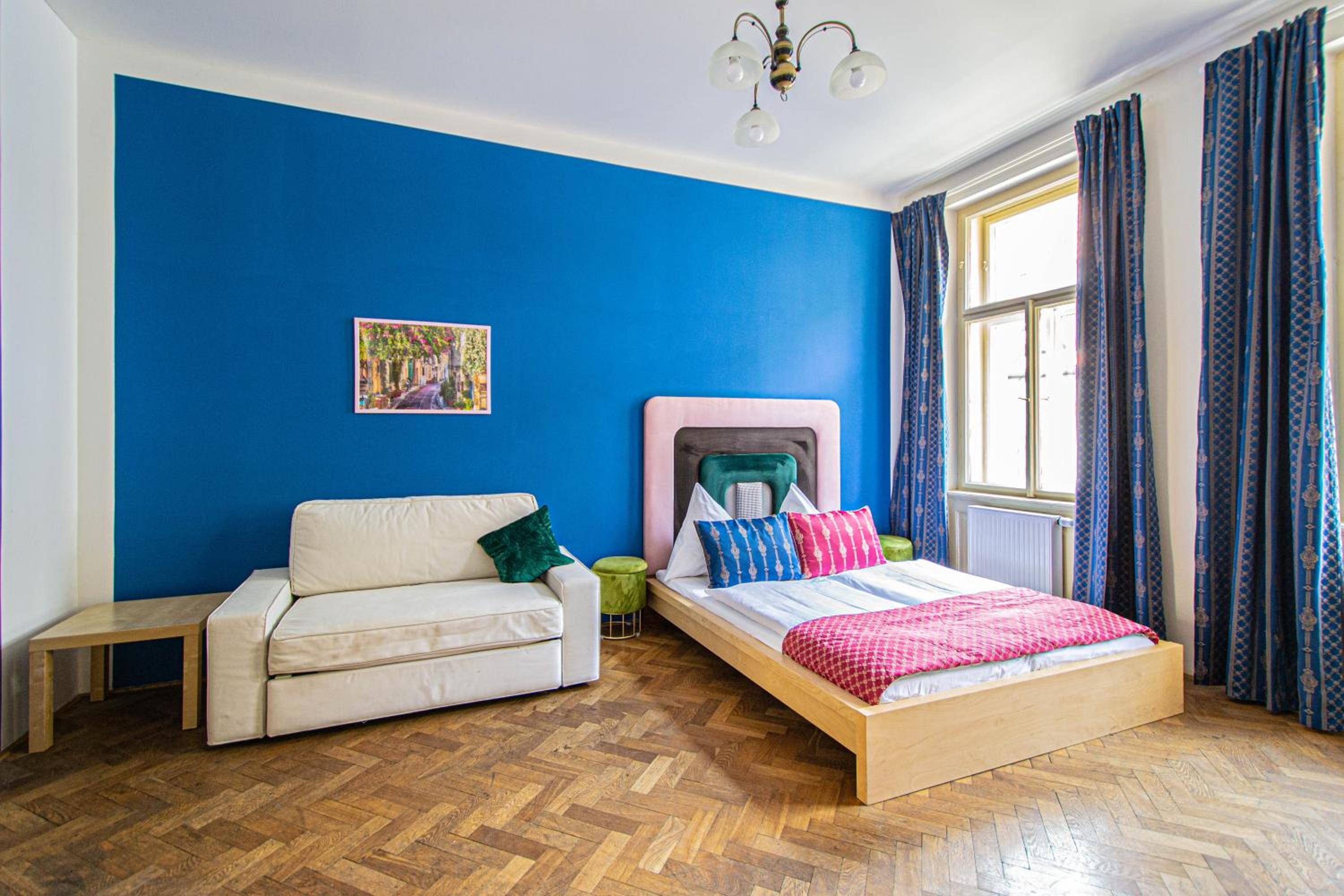 For celebrations spacious 3BDR apartment with balcony