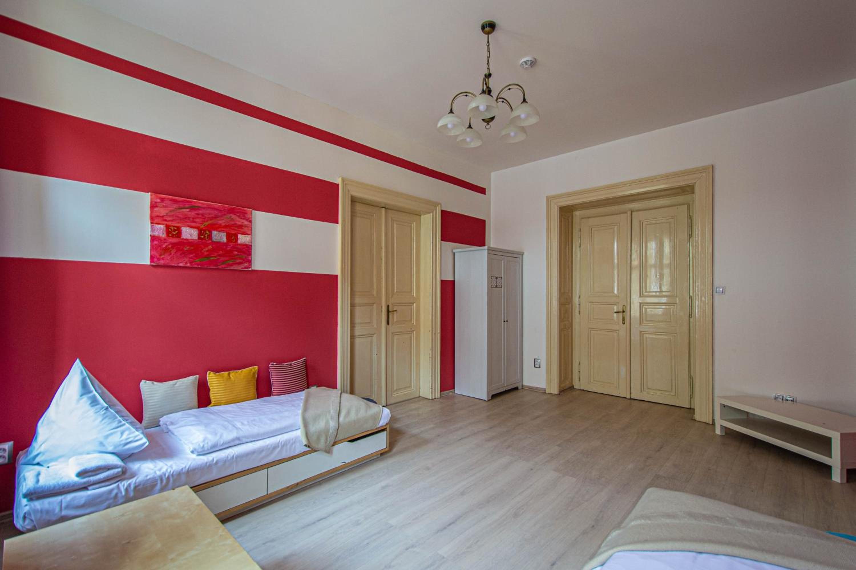 For celebrations spacious 3BDR apartment with balcony