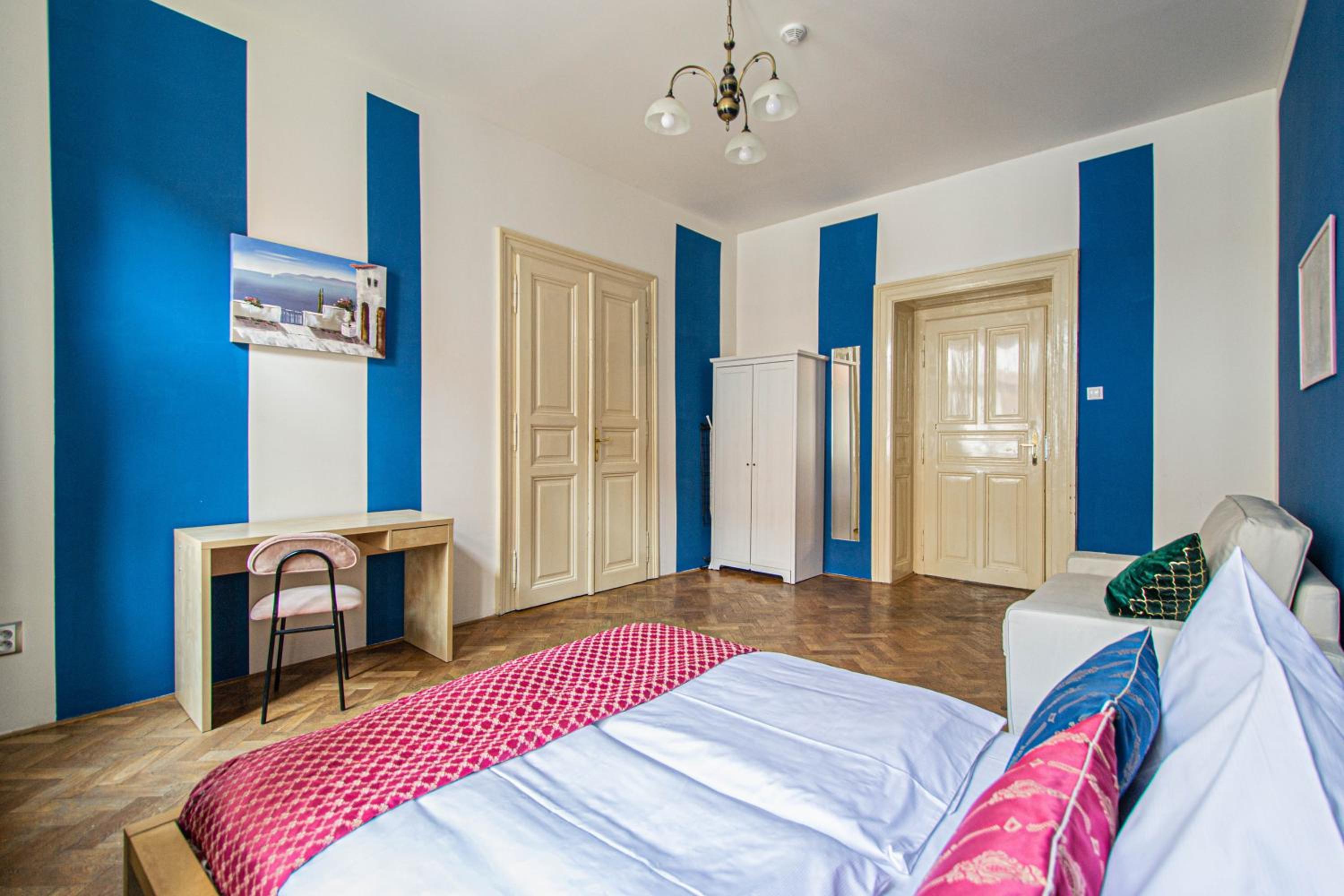For celebrations spacious 3BDR apartment with balcony