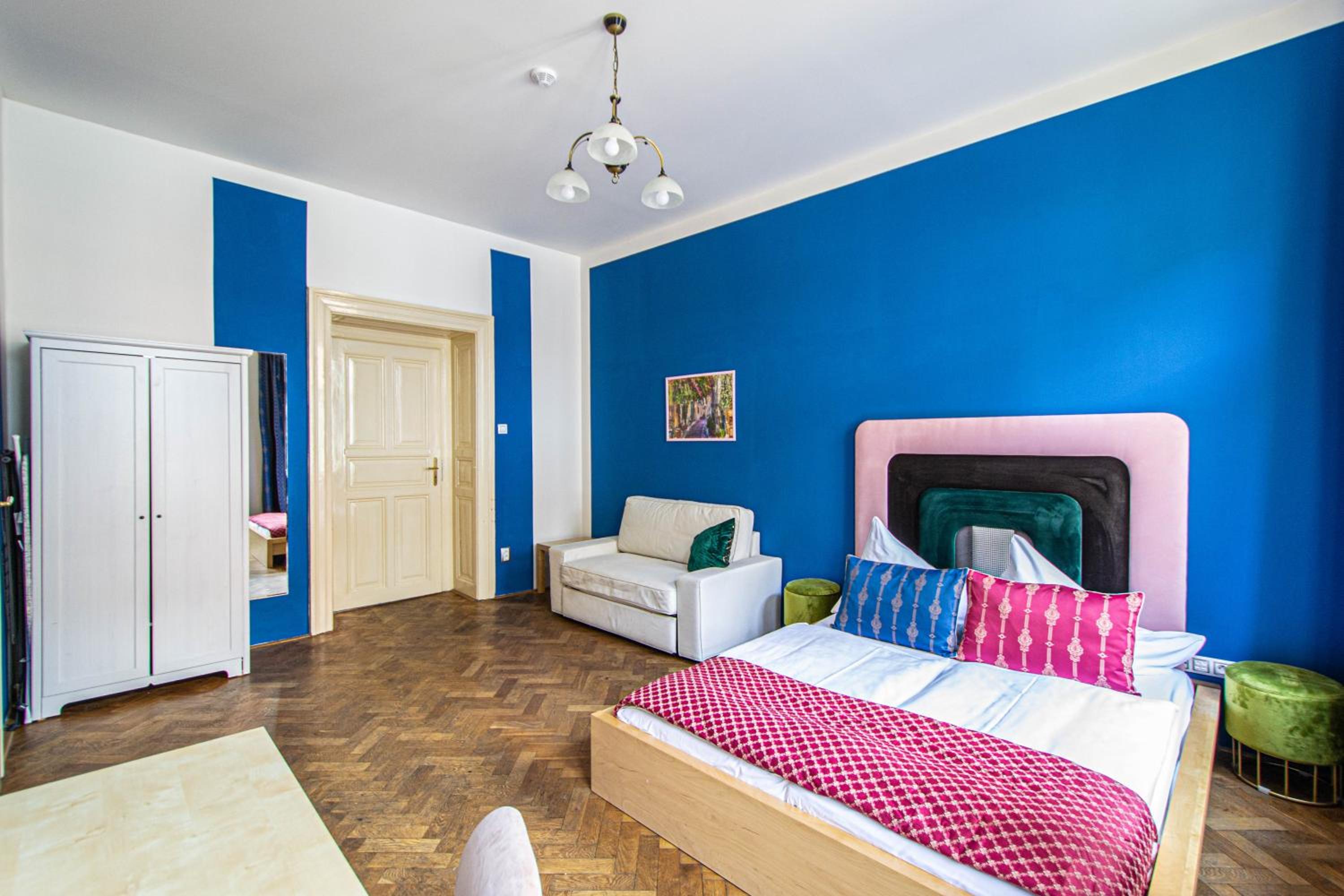 For celebrations spacious 3BDR apartment with balcony