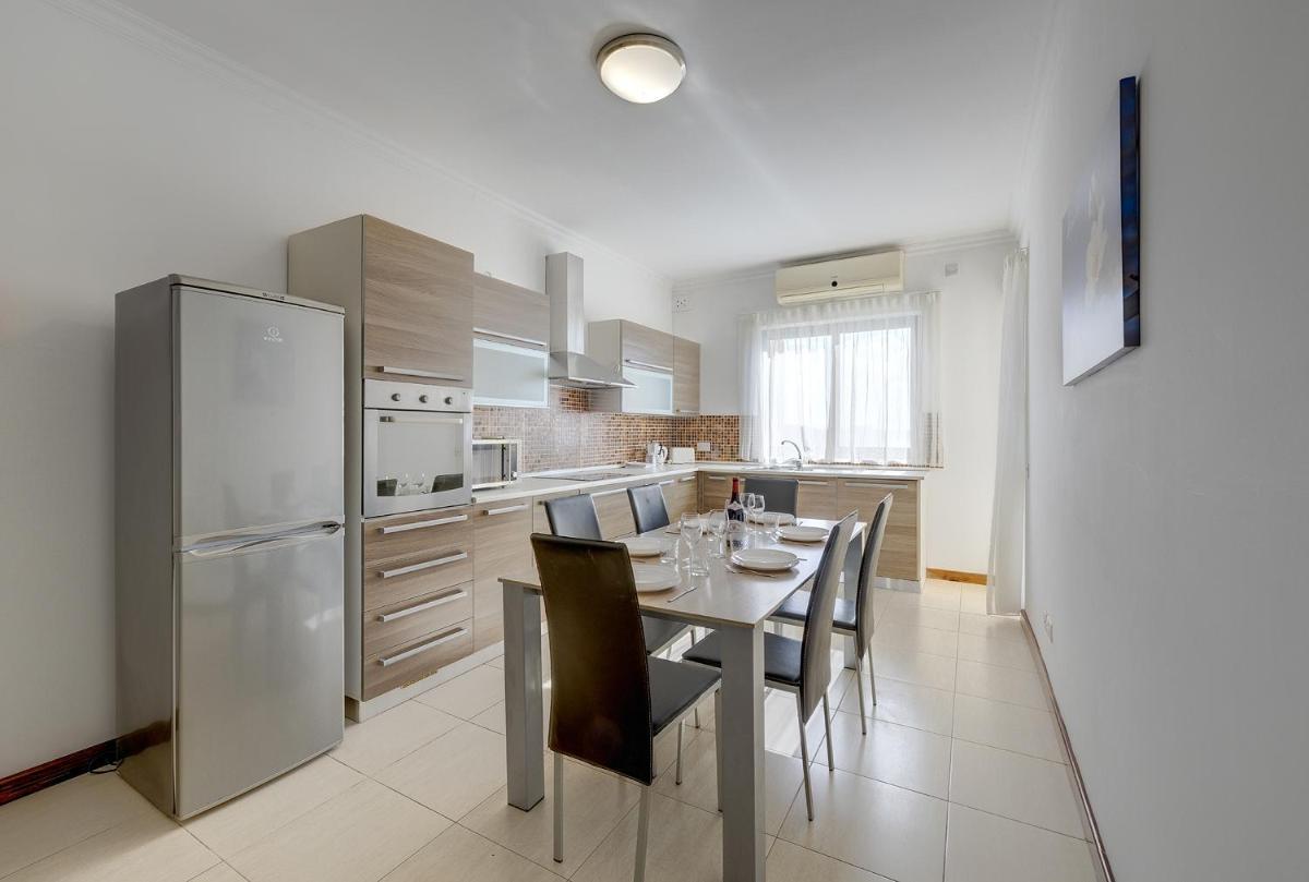 Modern 3 Bedroom Apartment in Central Sliema view 2