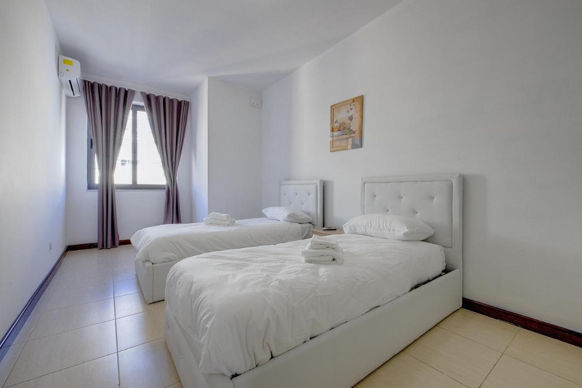 Modern 3 Bedroom Apartment in Central Sliema view 5