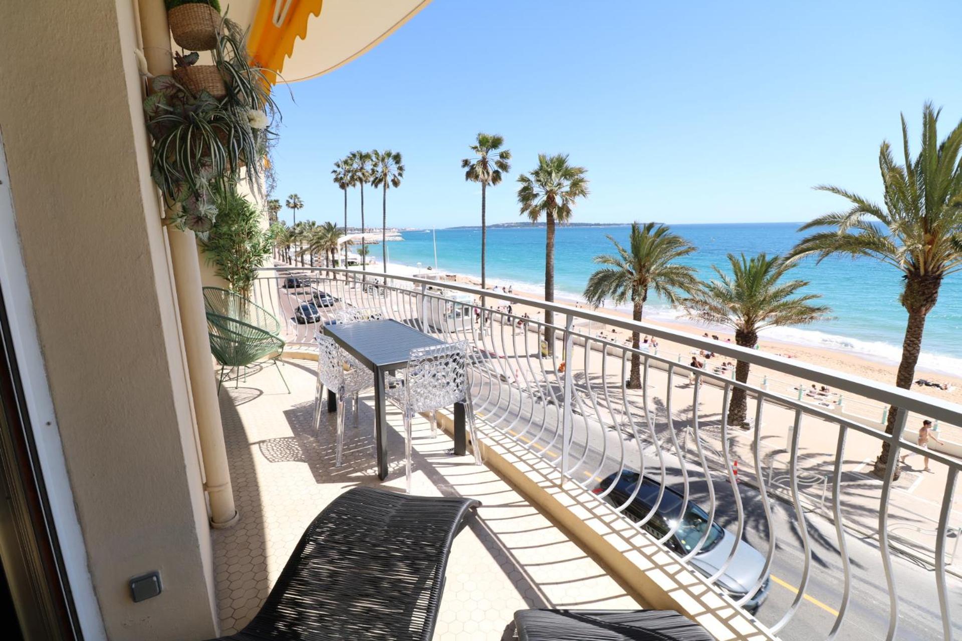Beautiful 3 bedroom. Direct sea view. 401 photo 4