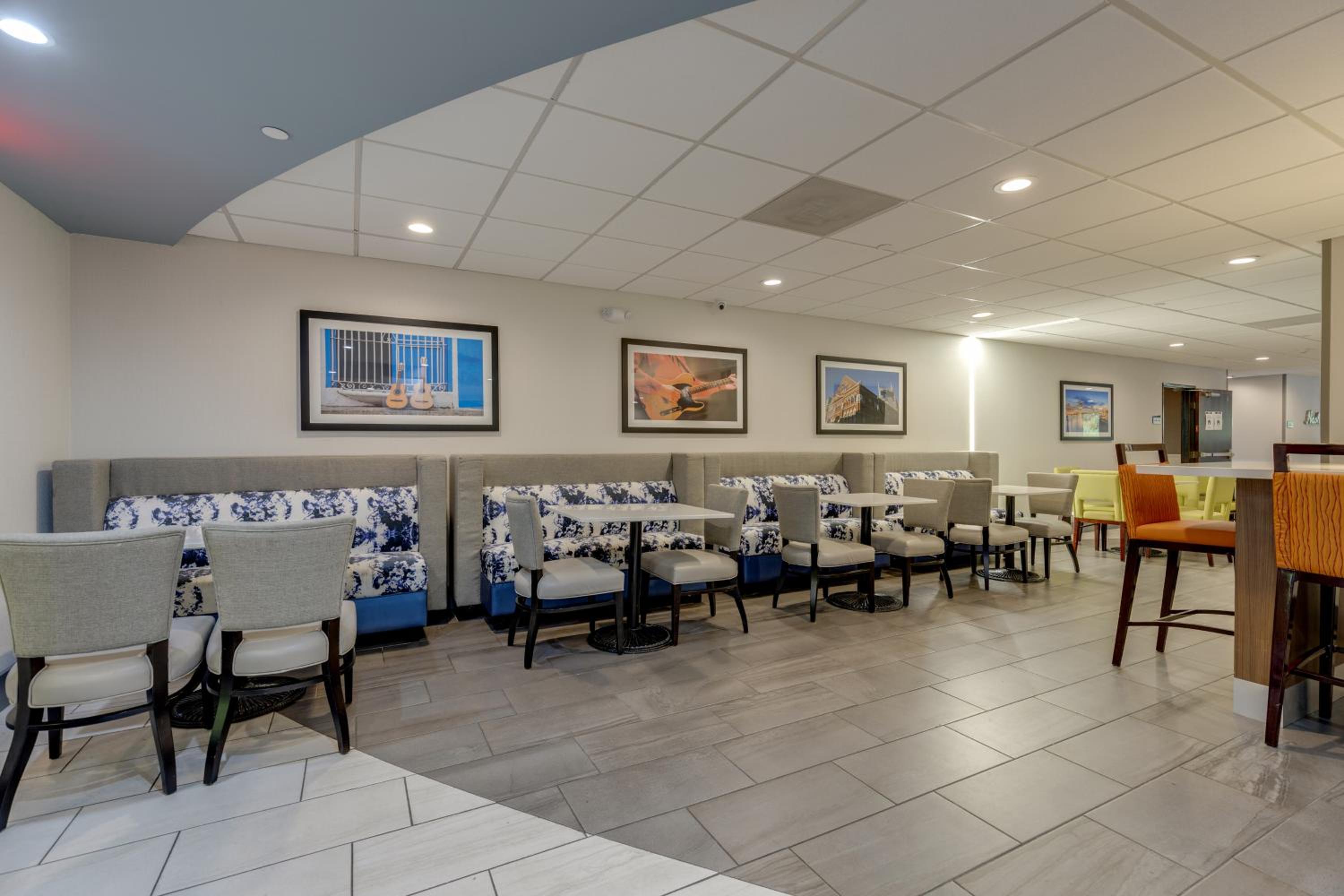 Alexis Inn and Suites Hotel - Property Image 11