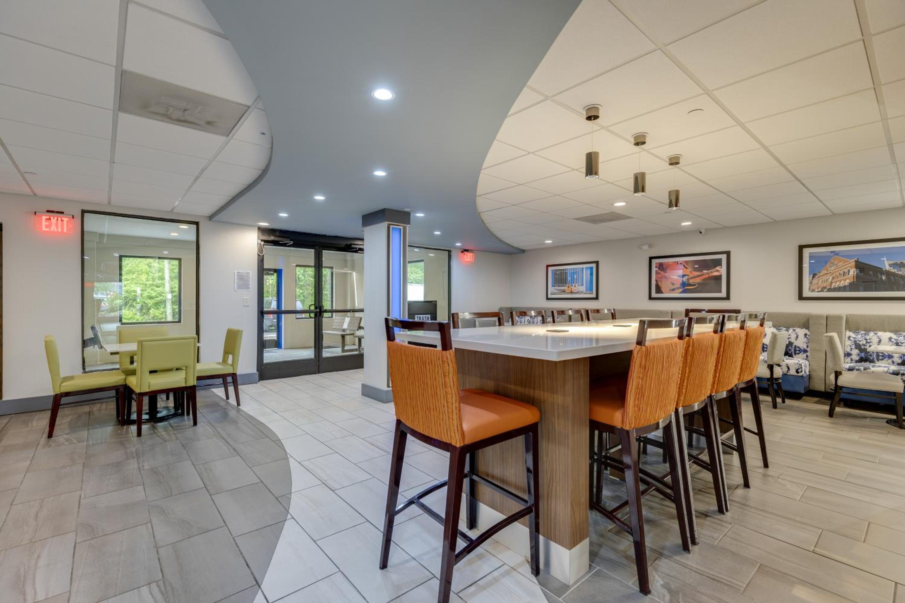 Alexis Inn and Suites Hotel - Property Image 12