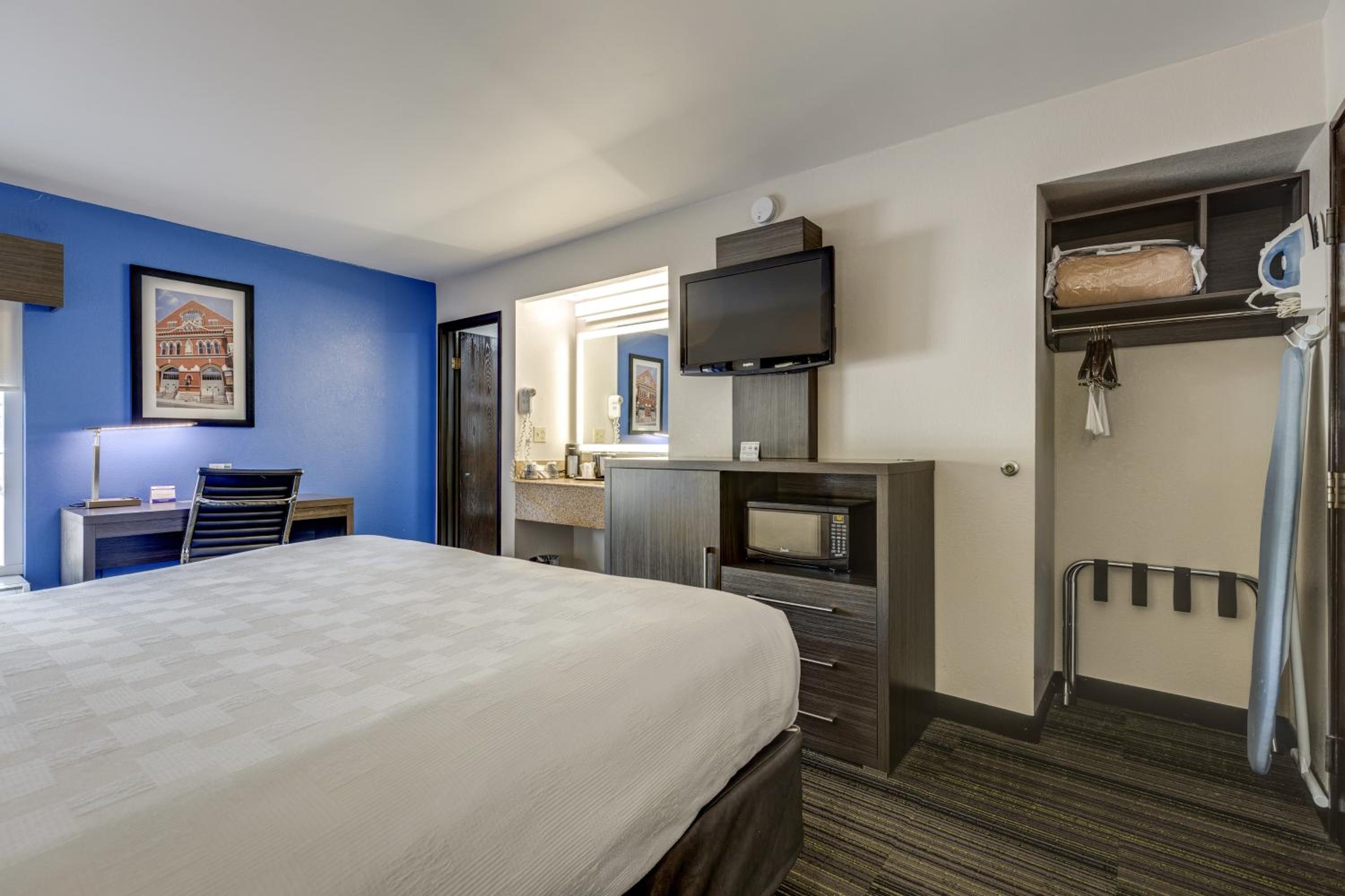 Alexis Inn and Suites Hotel - Property Image 38