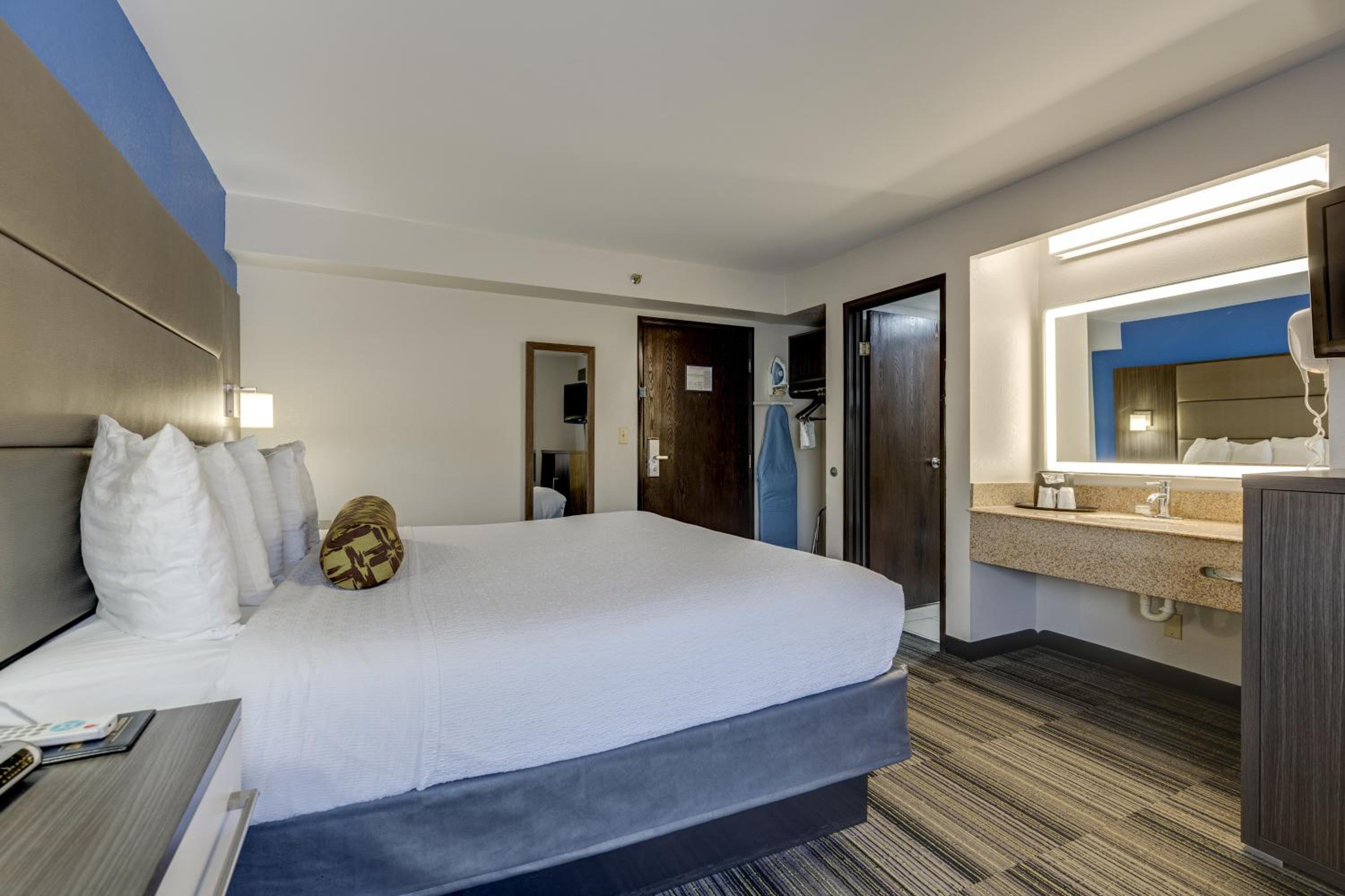 Alexis Inn and Suites Hotel - Property Image 39