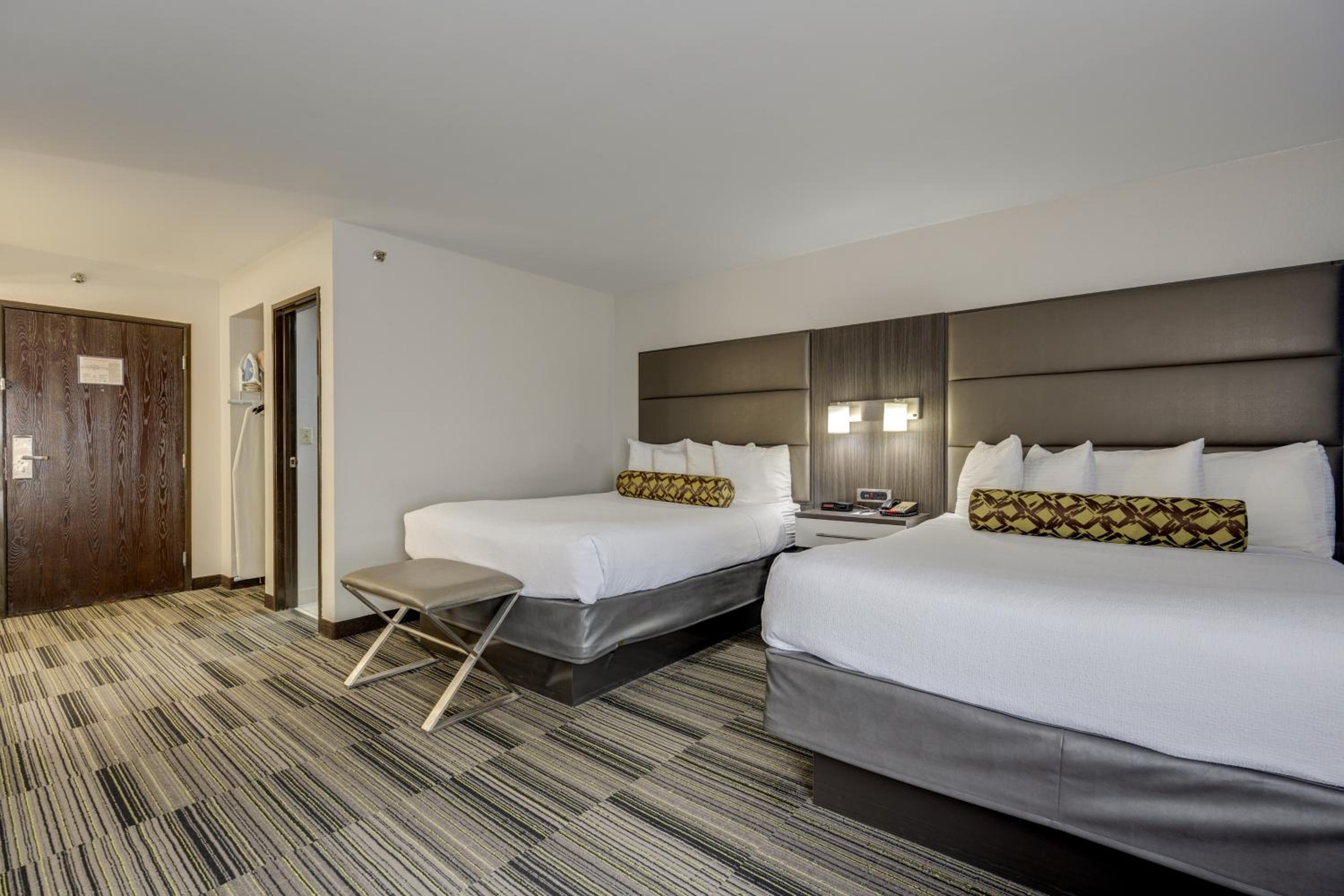 Alexis Inn and Suites Hotel - Property Image 24
