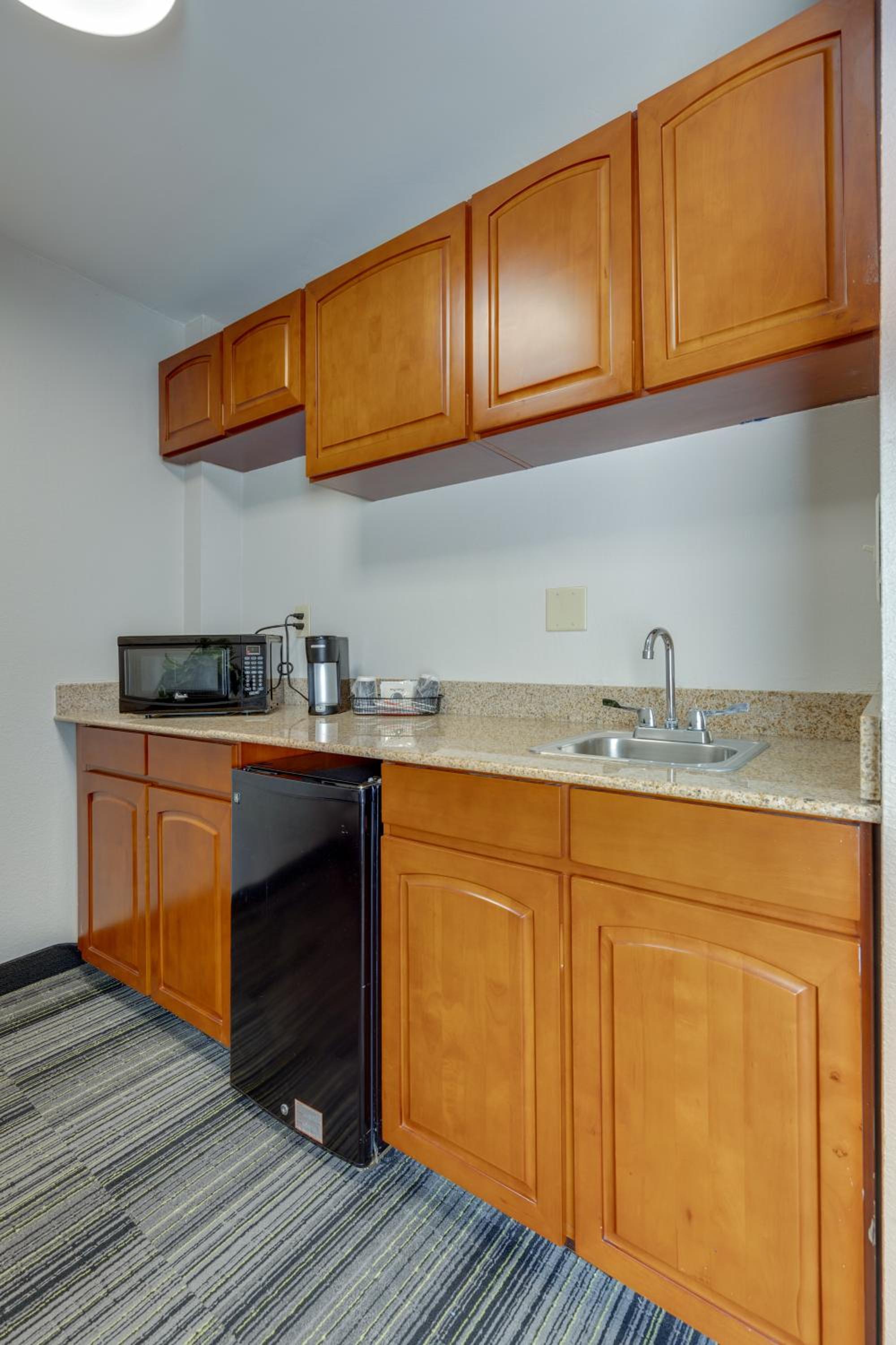Alexis Inn and Suites Hotel - Property Image 23
