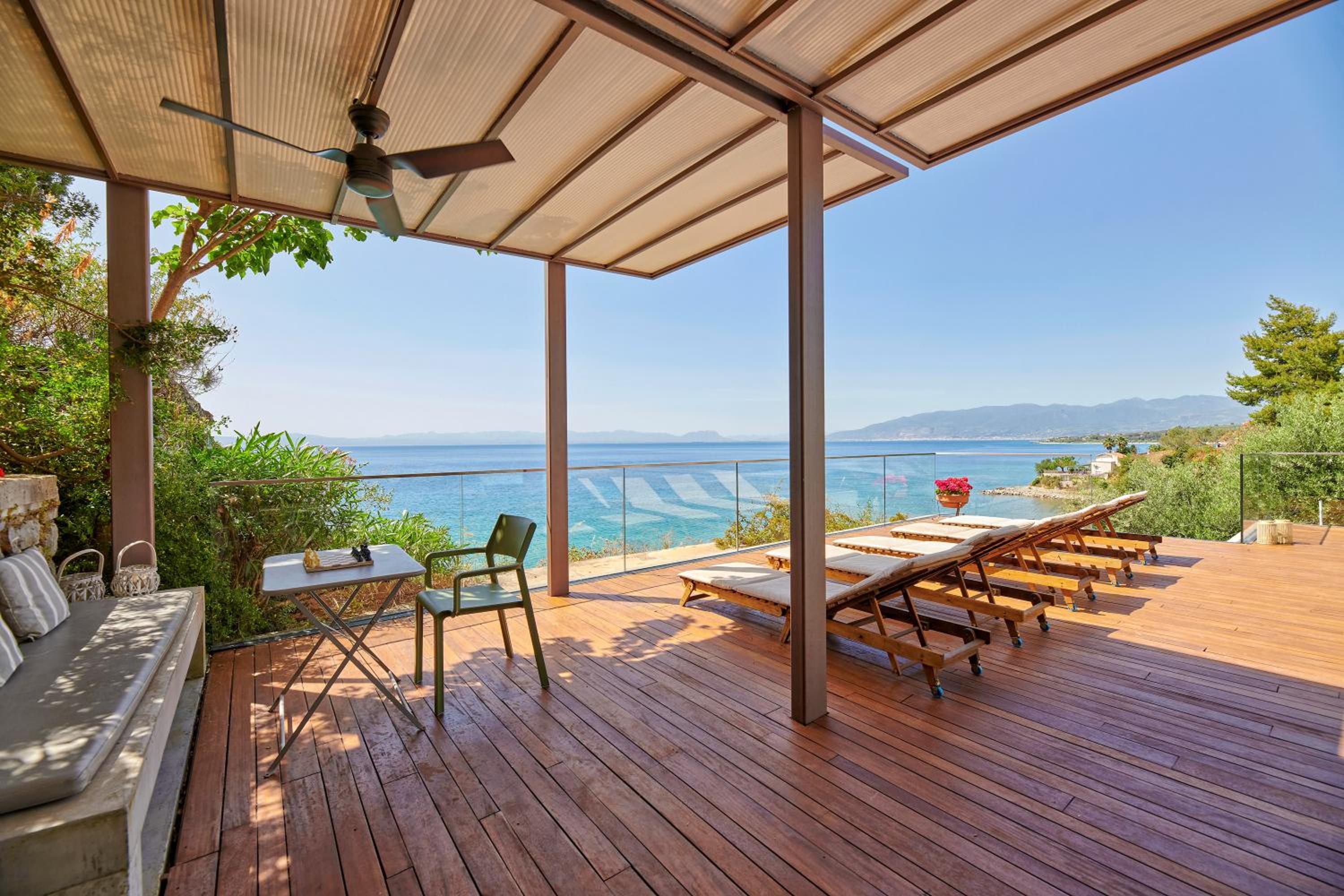 Cape Kitries en Kitriaí — balance & terrace
