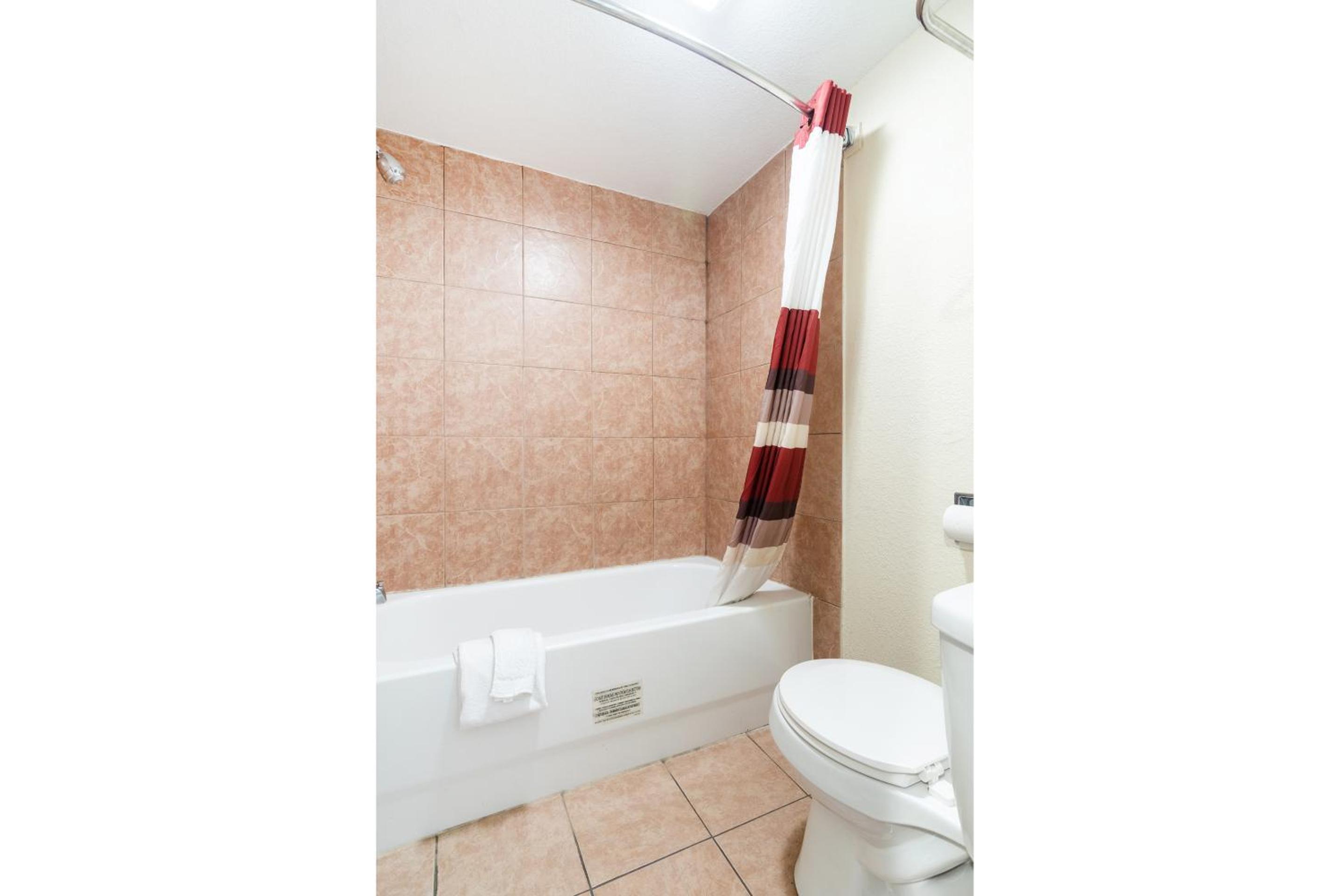 Blytheville Vacations - OYO Hotel Blytheville AR I-55 - Property Image 54