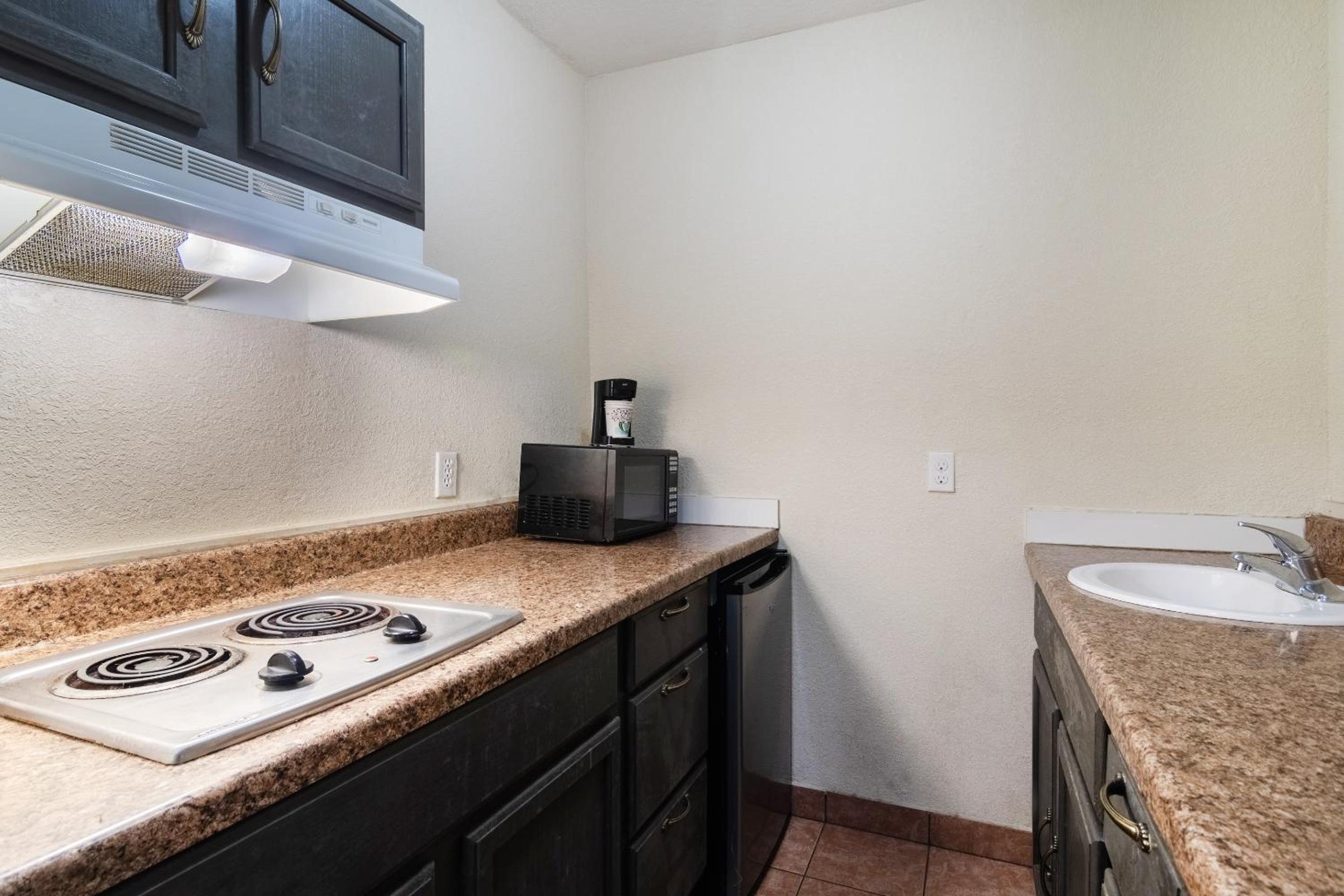 Blytheville Vacations - OYO Hotel Blytheville AR I-55 - Property Image 53