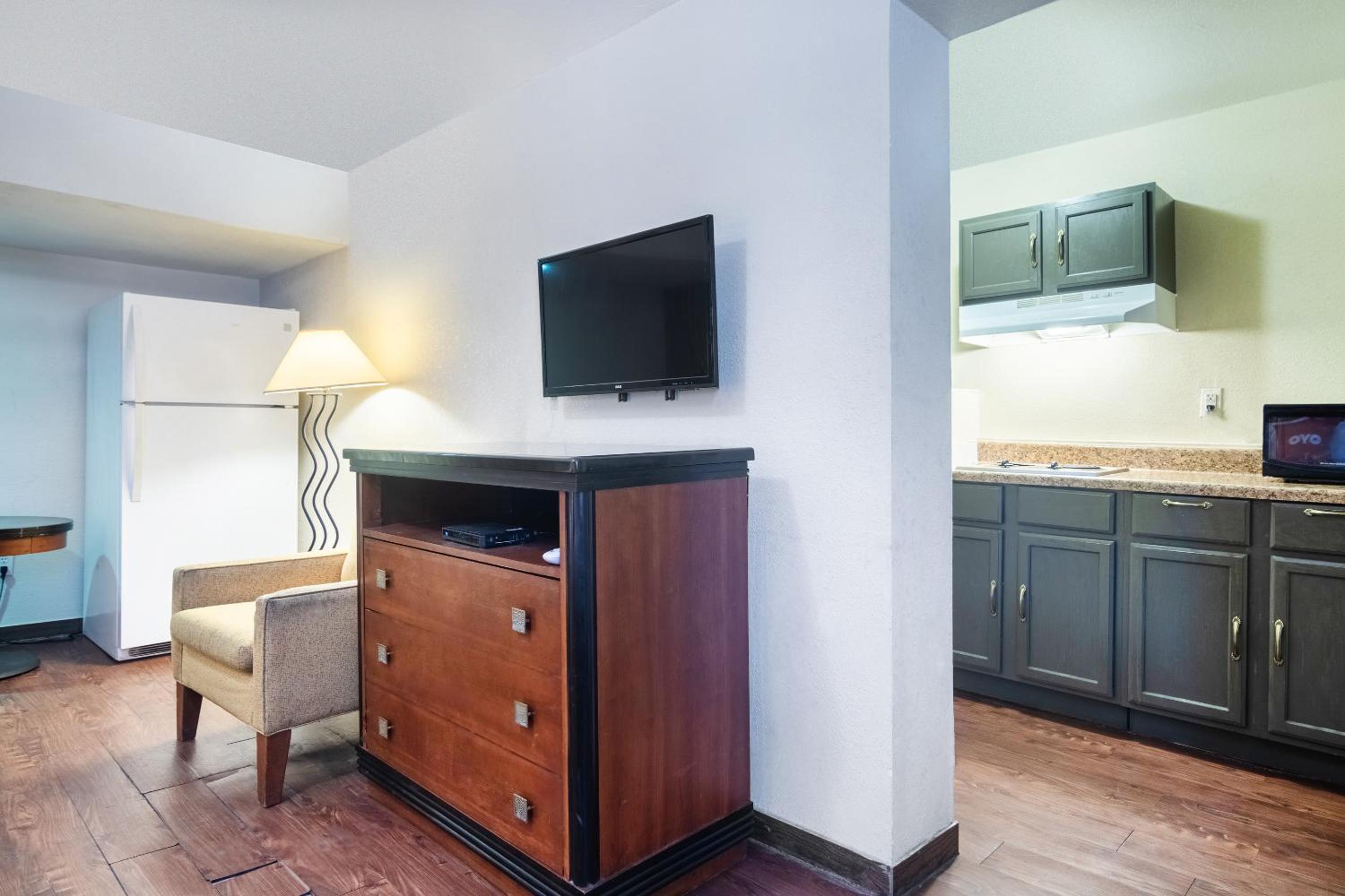 Blytheville Vacations - OYO Hotel Blytheville AR I-55 - Property Image 15