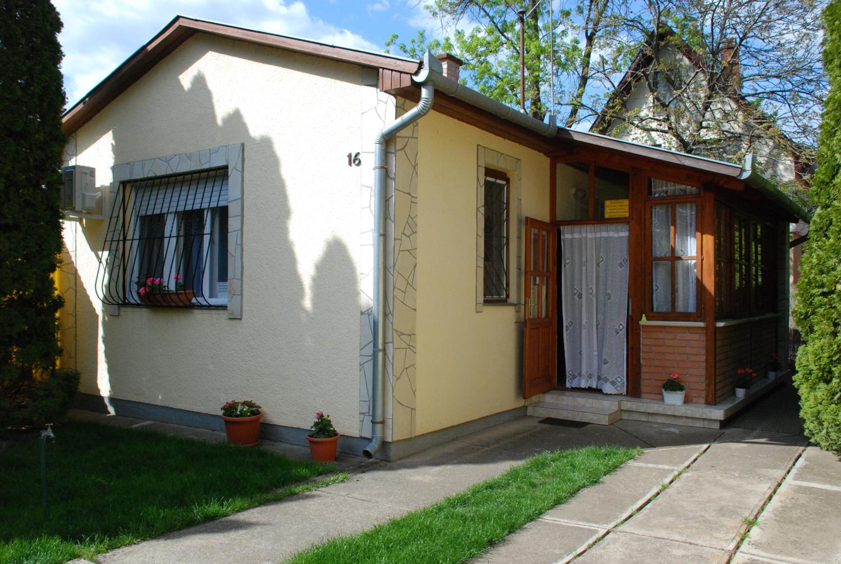 Kisvirág Apartman view 2