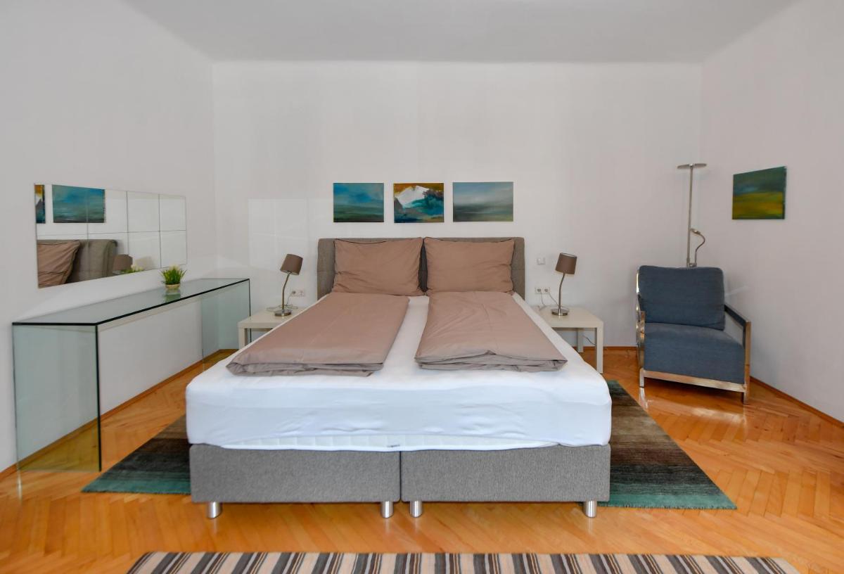 Apartments Alter Platz view 2