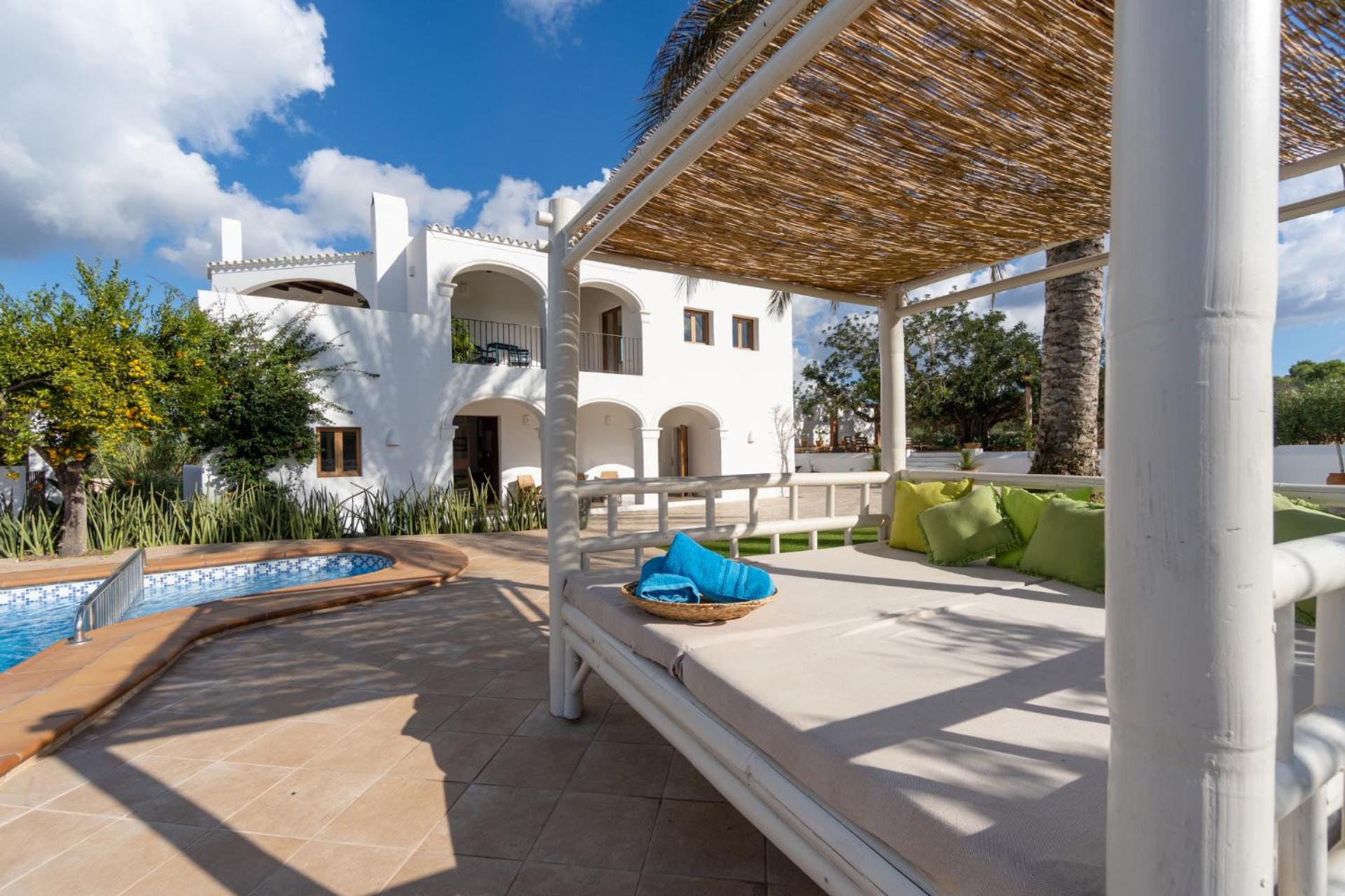 Villa Can Vicent Den Costa view 3