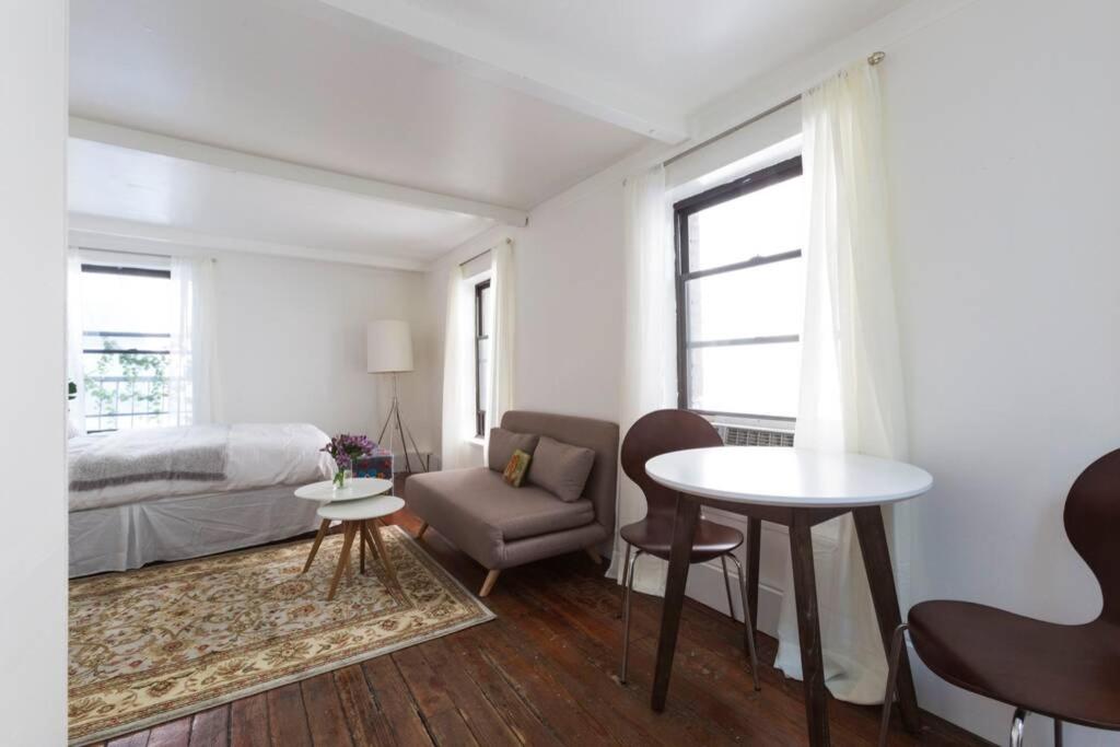 Cozy bright studio - Soho/Greenwich Village - 30+Days Only
