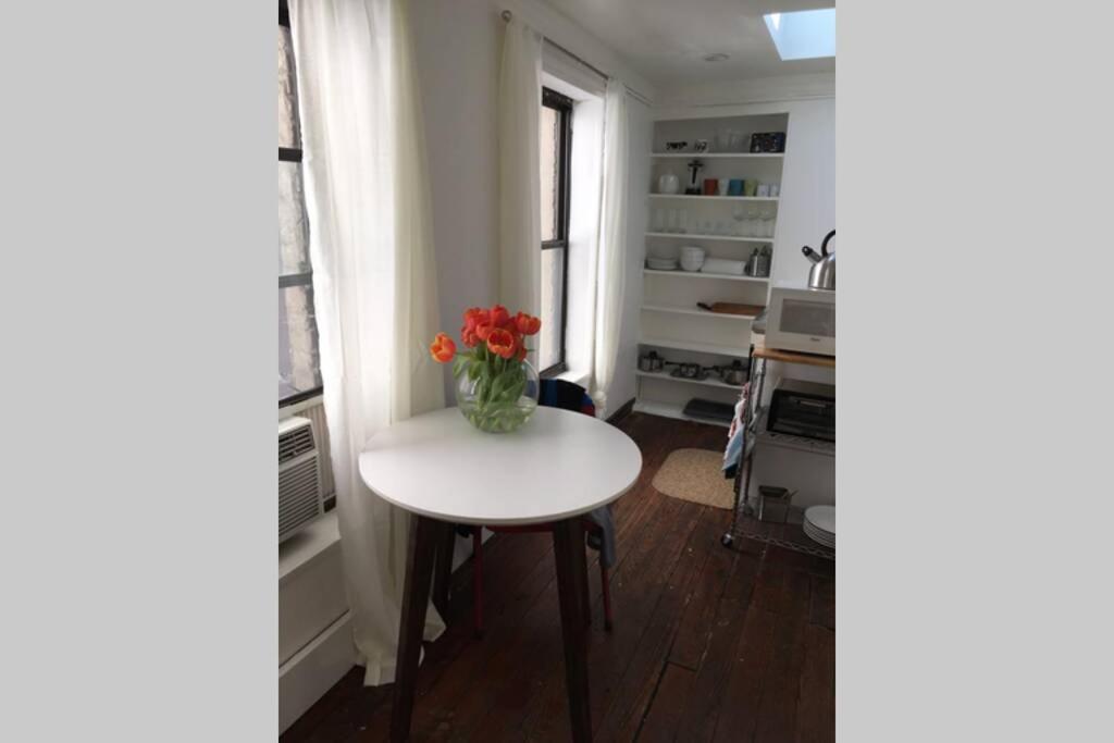 Cozy bright studio - Soho/Greenwich Village - 30+Days Only