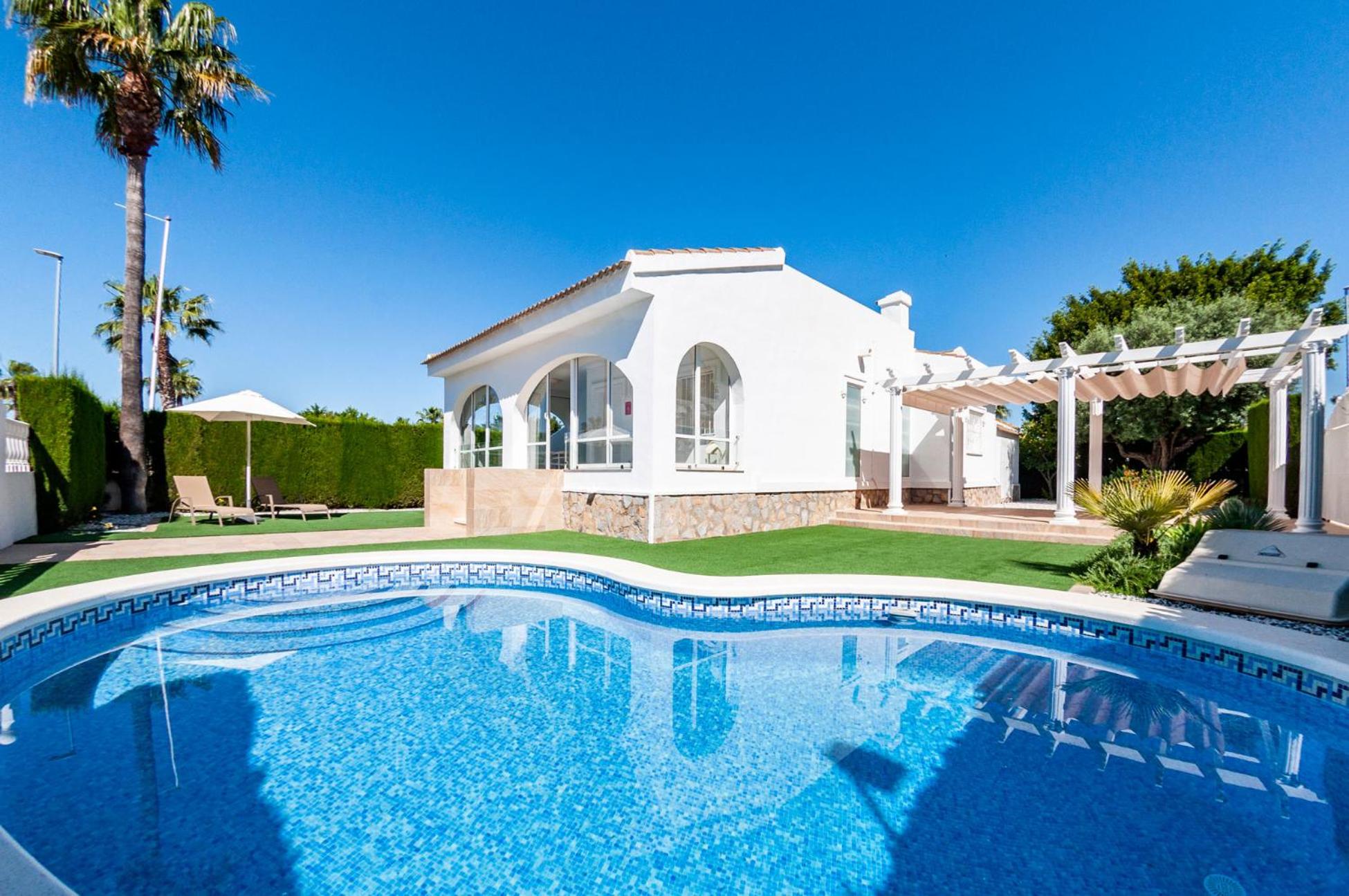 Hotel Villa Sunset - Image 1