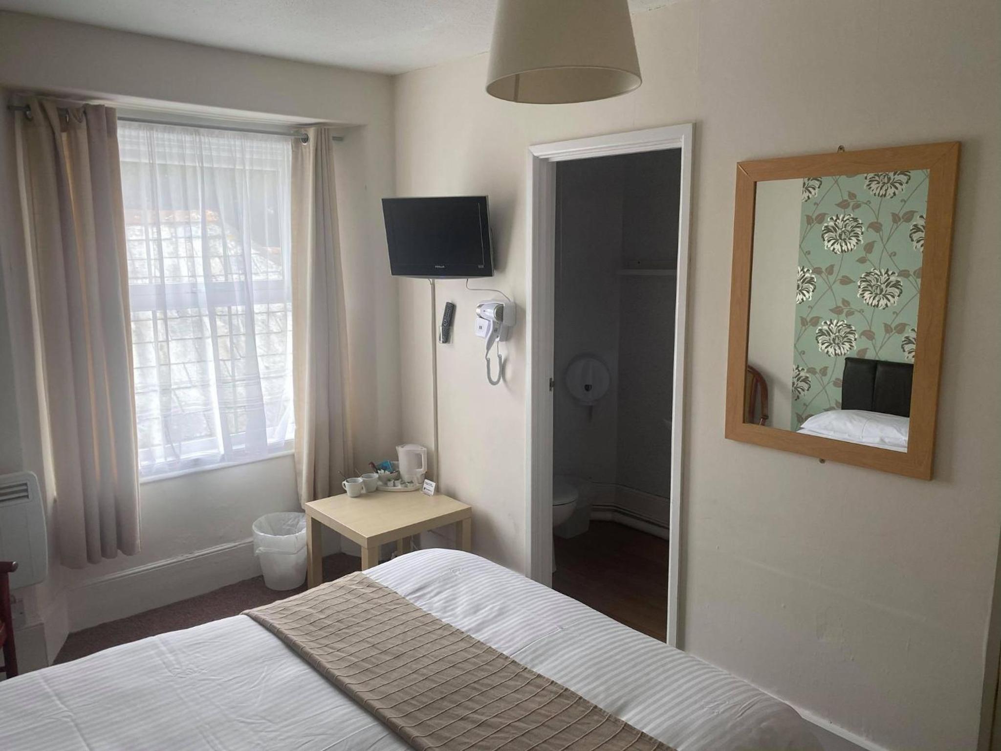 Holsworthy Vacations - The White Hart Hotel - Property Image 3
