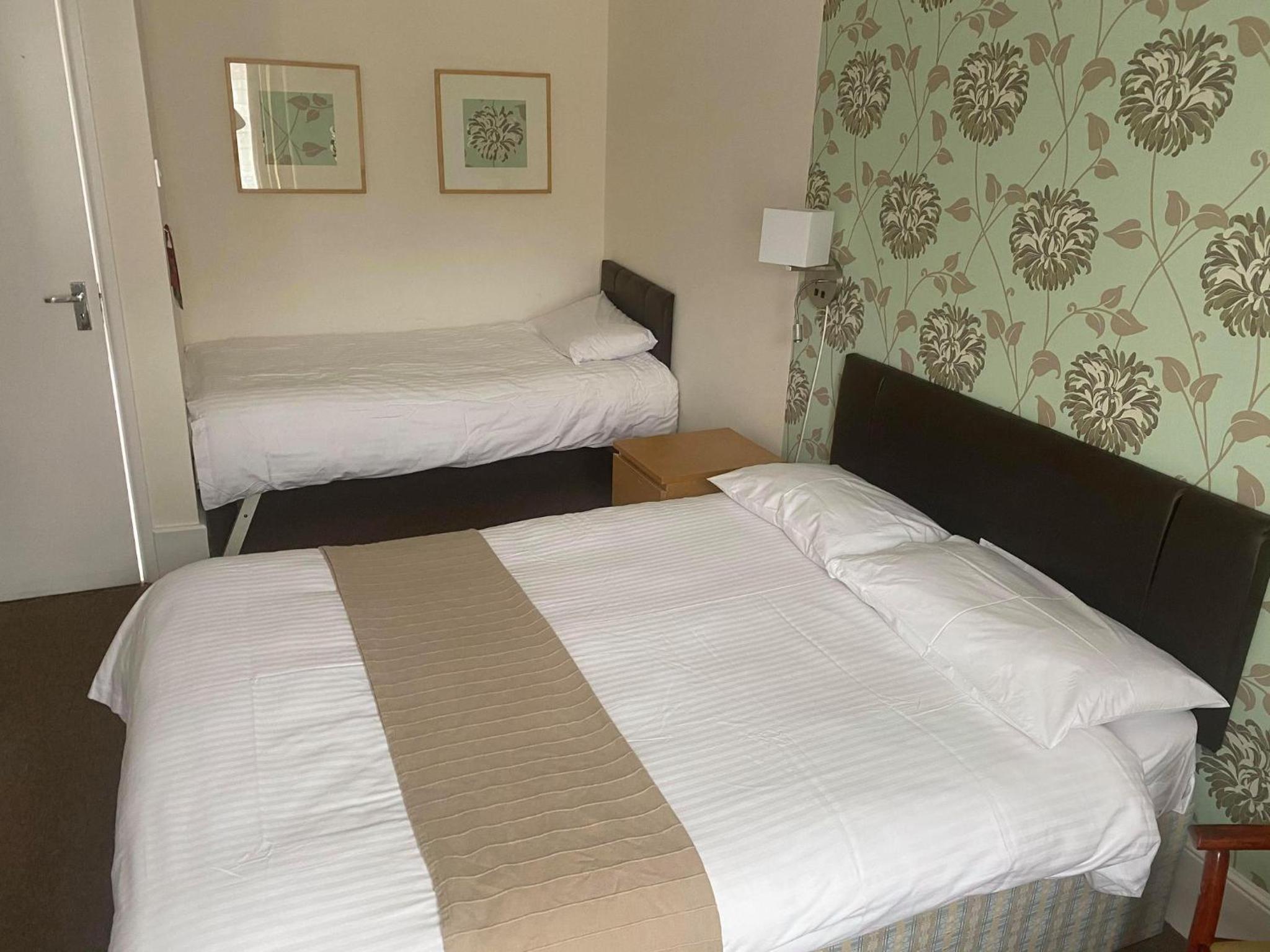 Holsworthy Vacations - The White Hart Hotel - Property Image 4