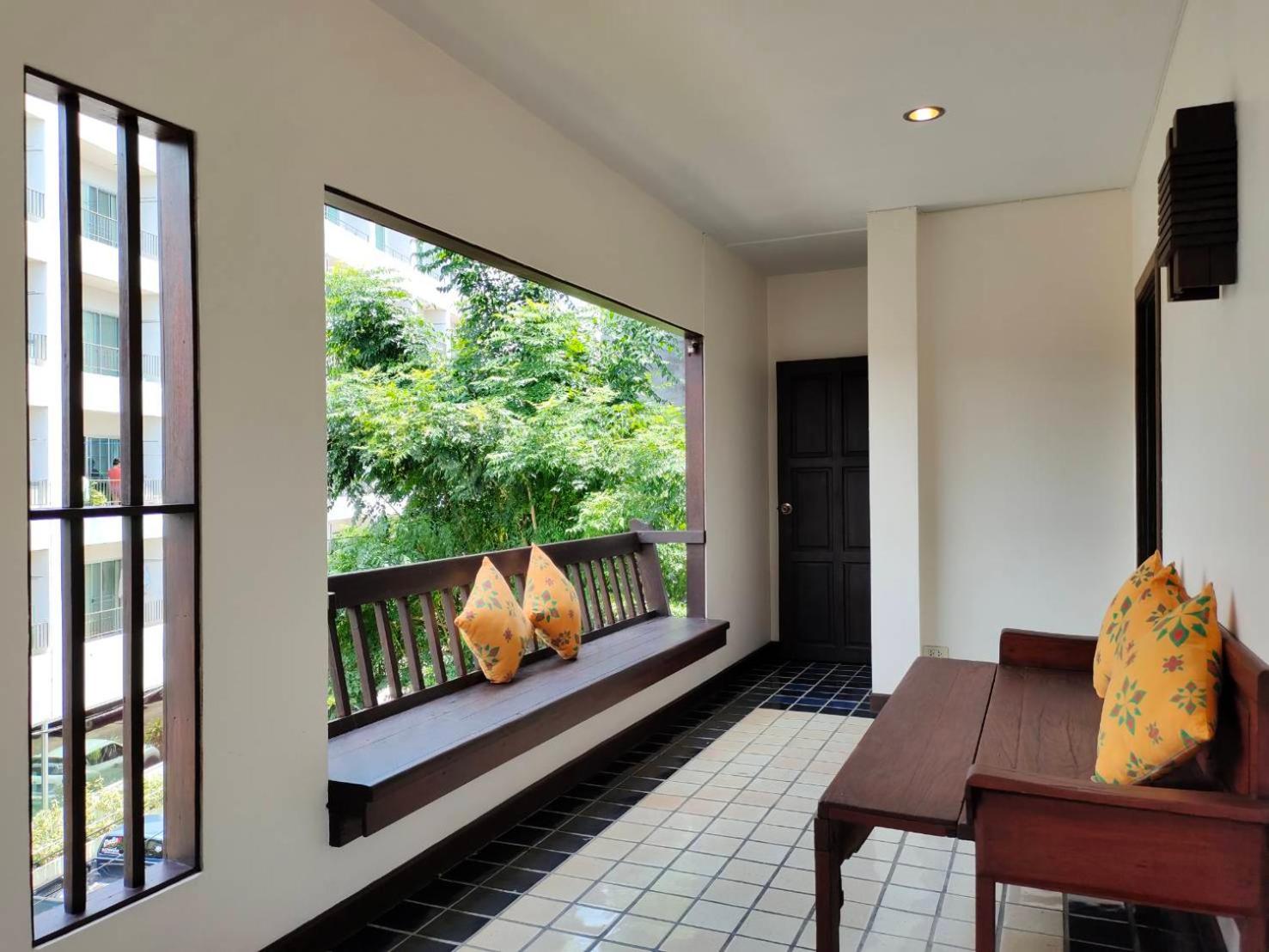 Ban Kong Rao Guesthouse - Quiet Santitham Oasis - Charming Garden & Mountain Views
