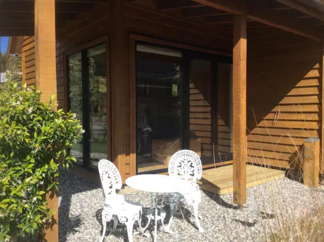 Stunning Scandi Style Room Overlooking Lake Wanaka view 4