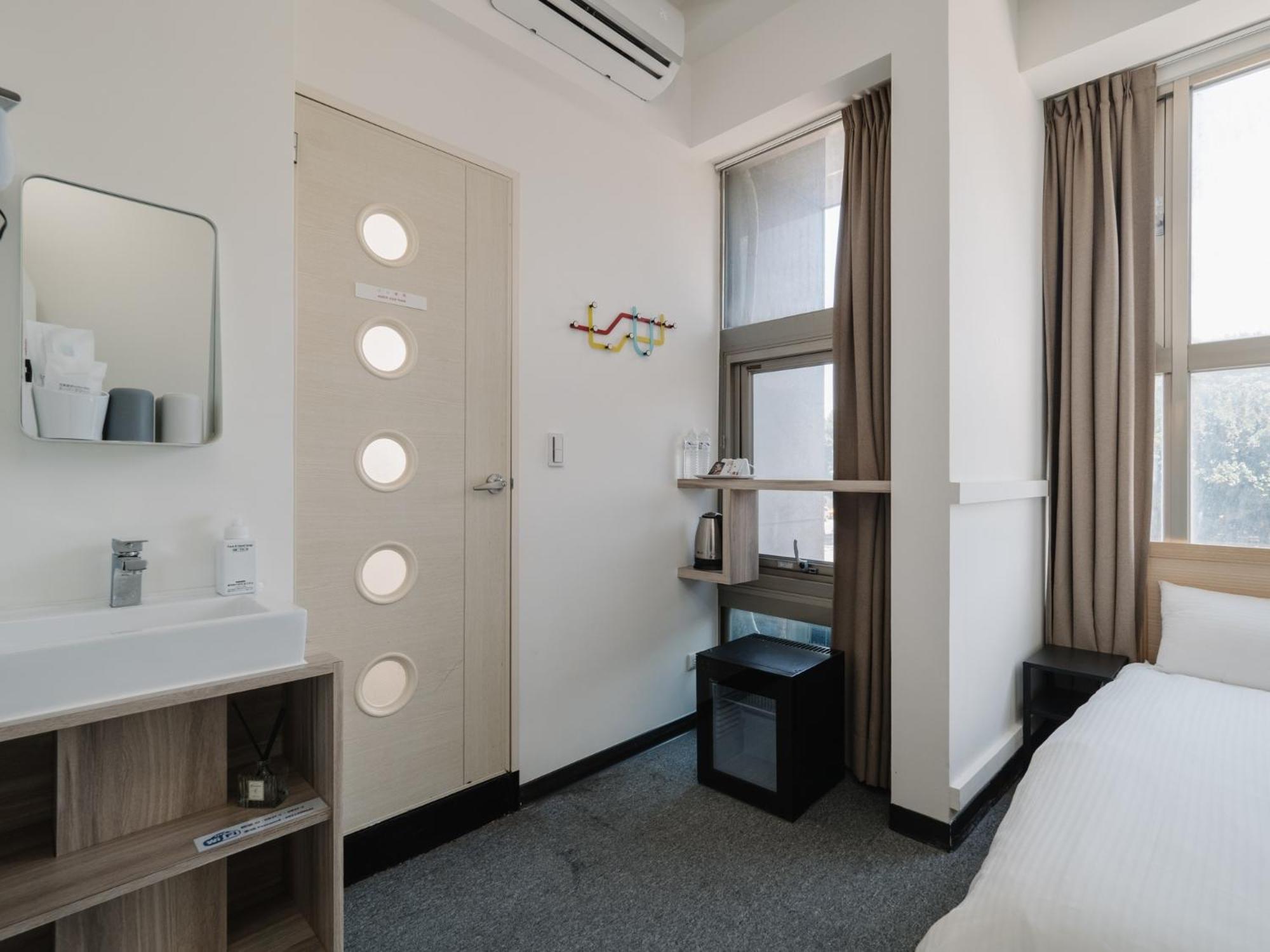 CJ Hotel