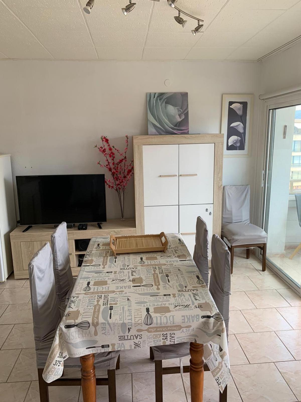 Appartement Première Ligne de mer avec piscine