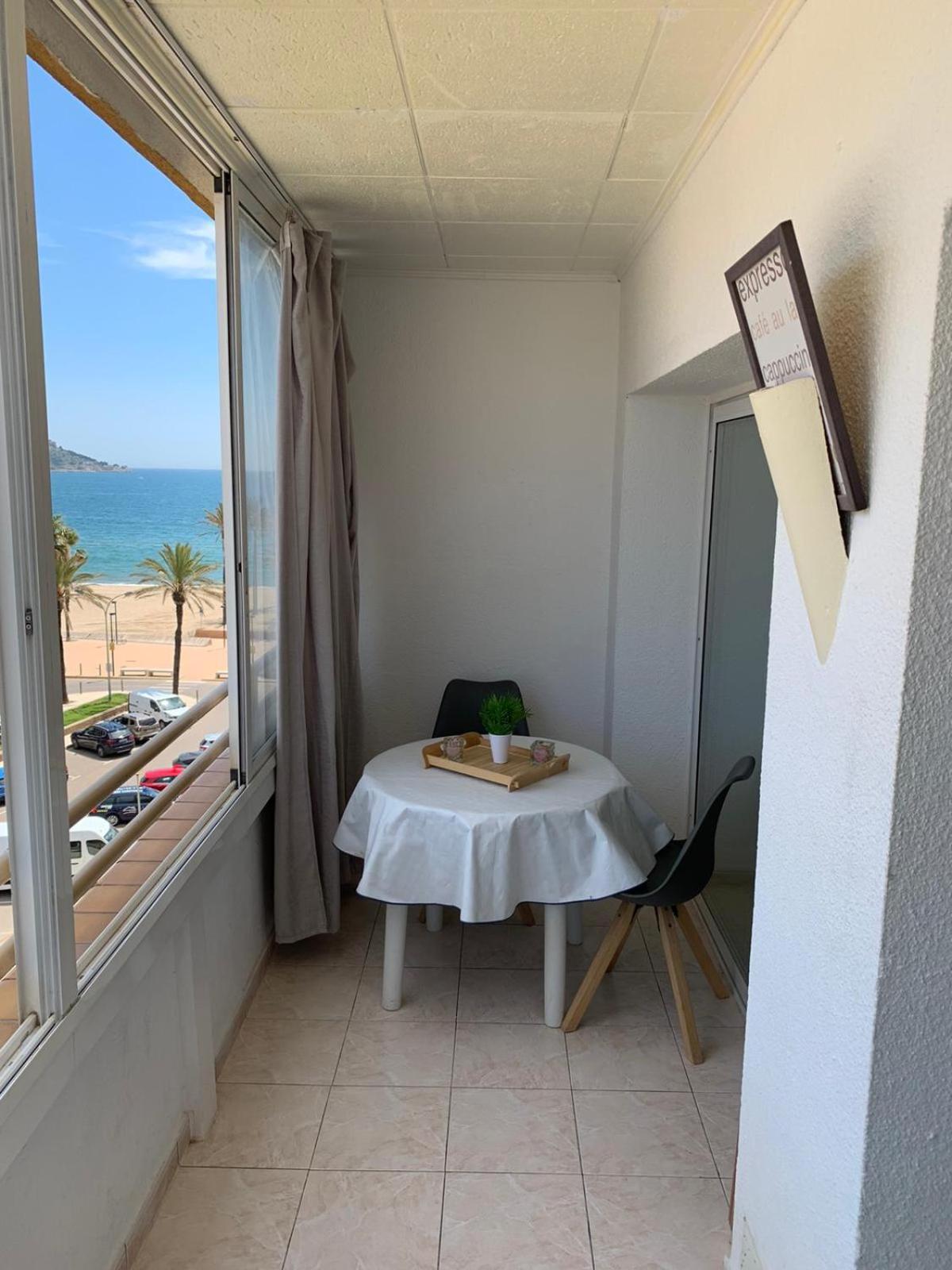 Appartement Première Ligne de mer avec piscine
