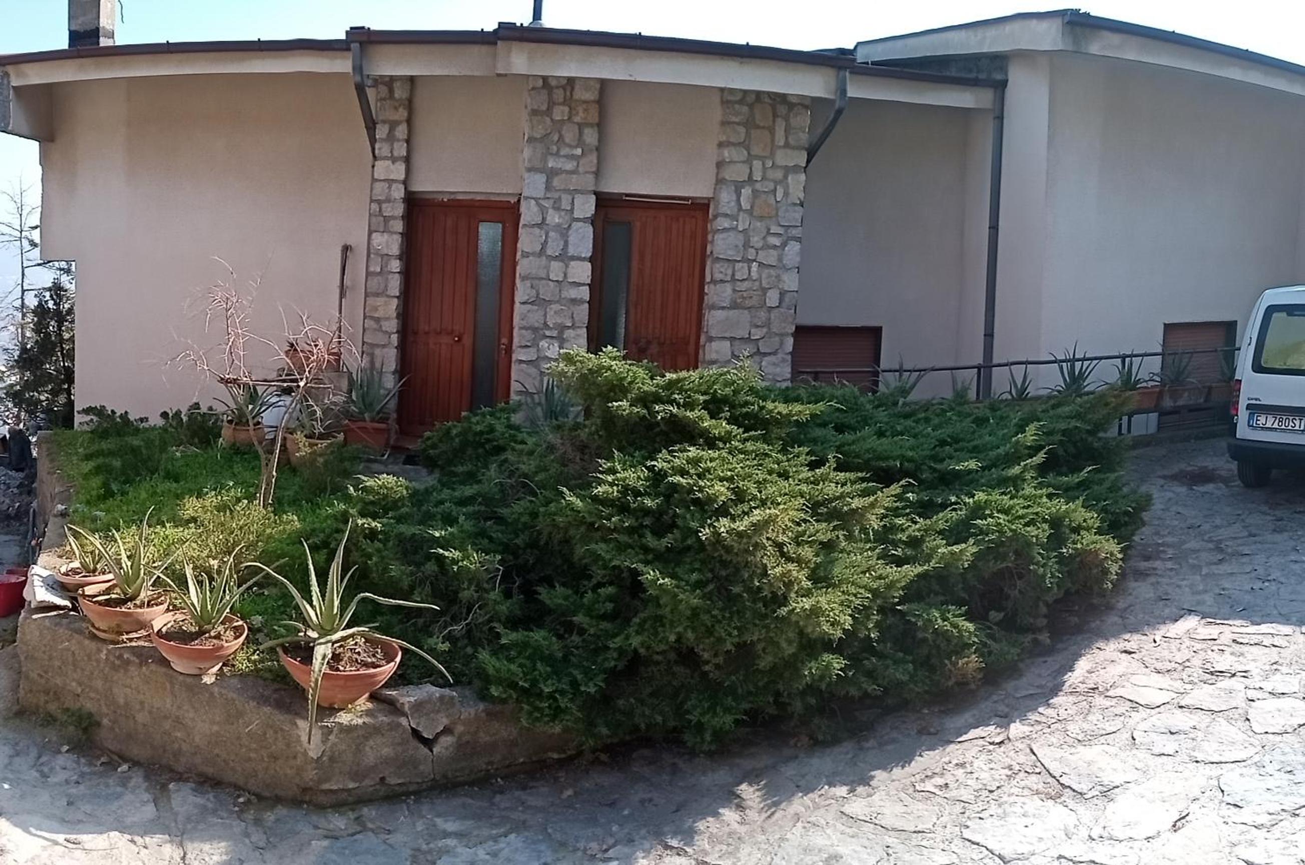 Collina Belvedere, appartamento indipendente in villa Salerno-Capezzano