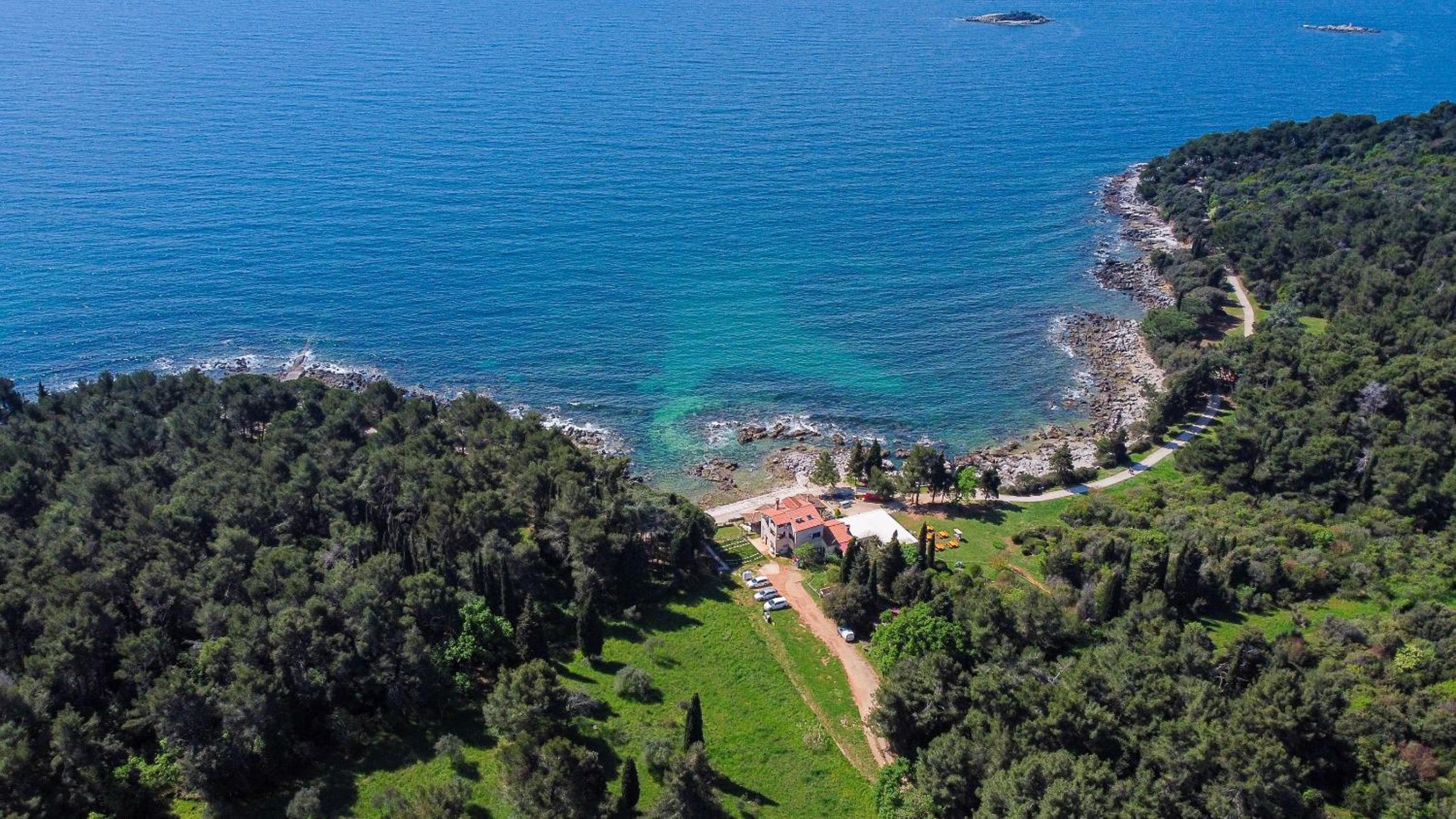 Cuvi Beach Apartments