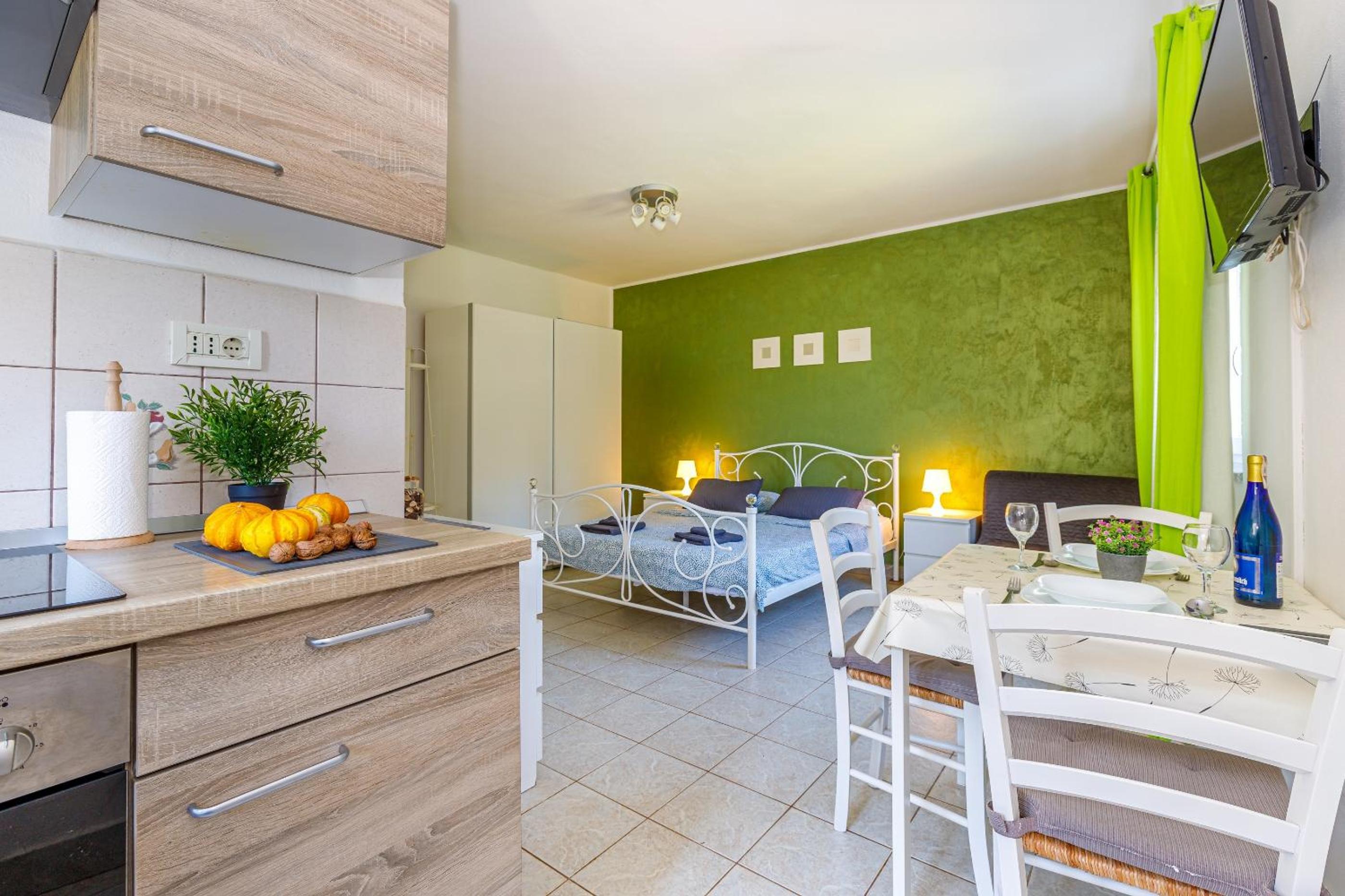 Cuvi Beach Apartments