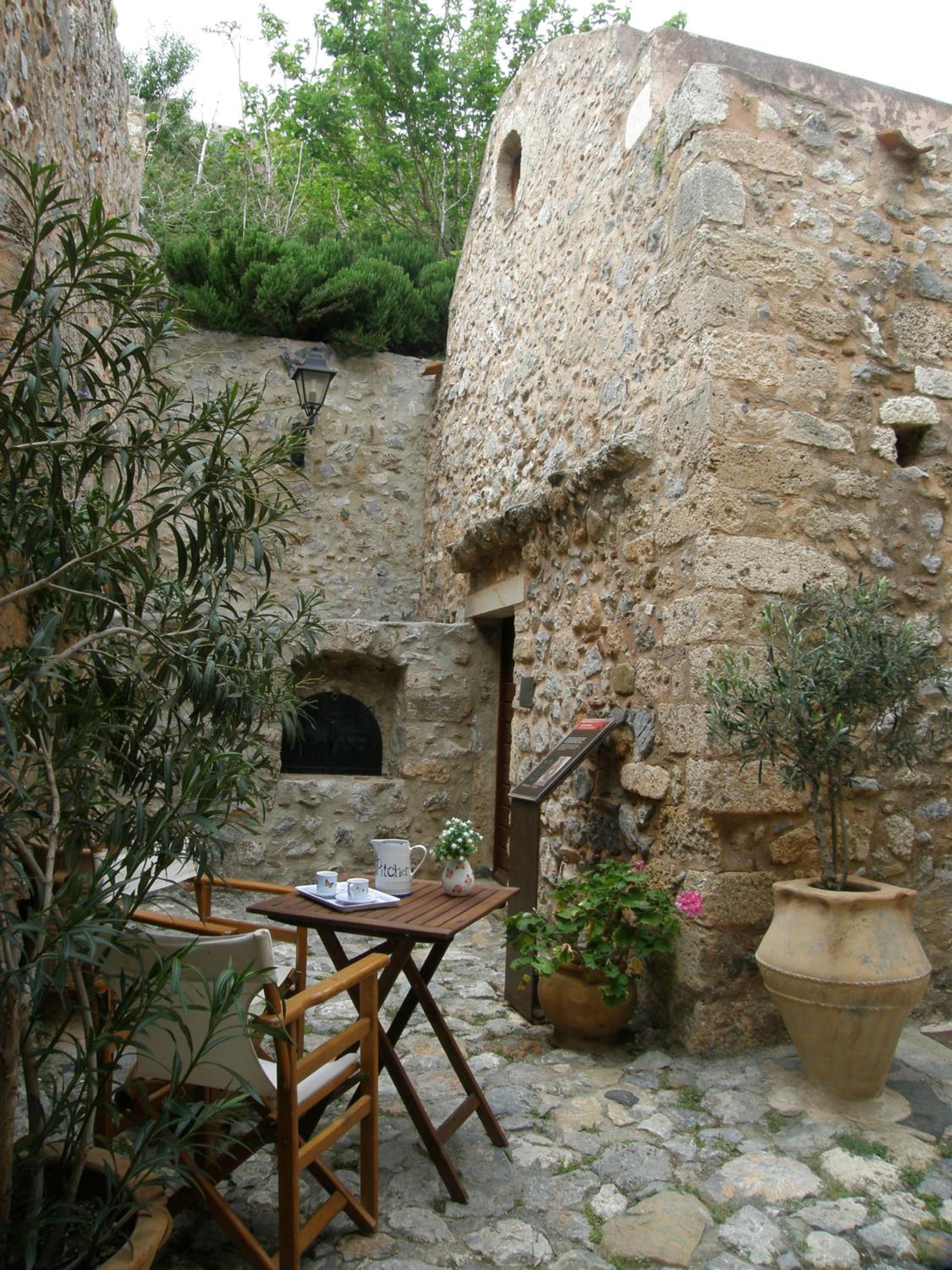 Dorovinis Monemvasia Castlehouses
