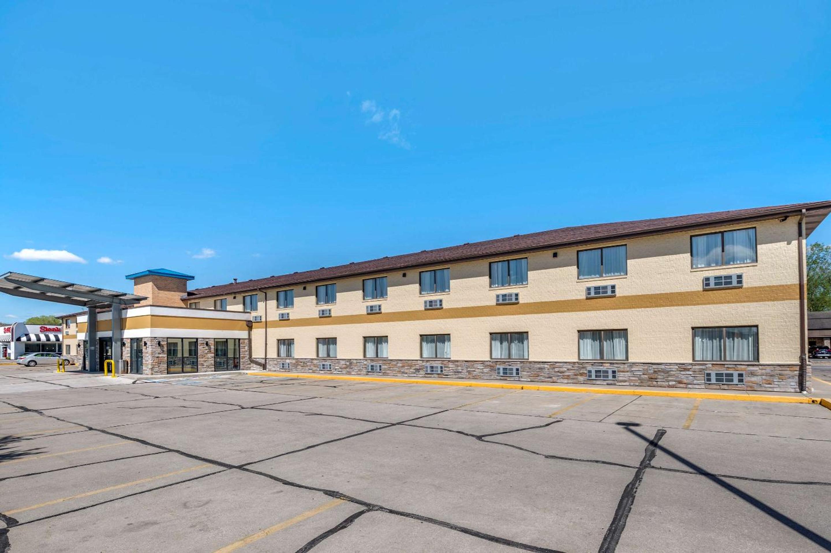 Comfort Inn Near Kokomo Speedway view 2