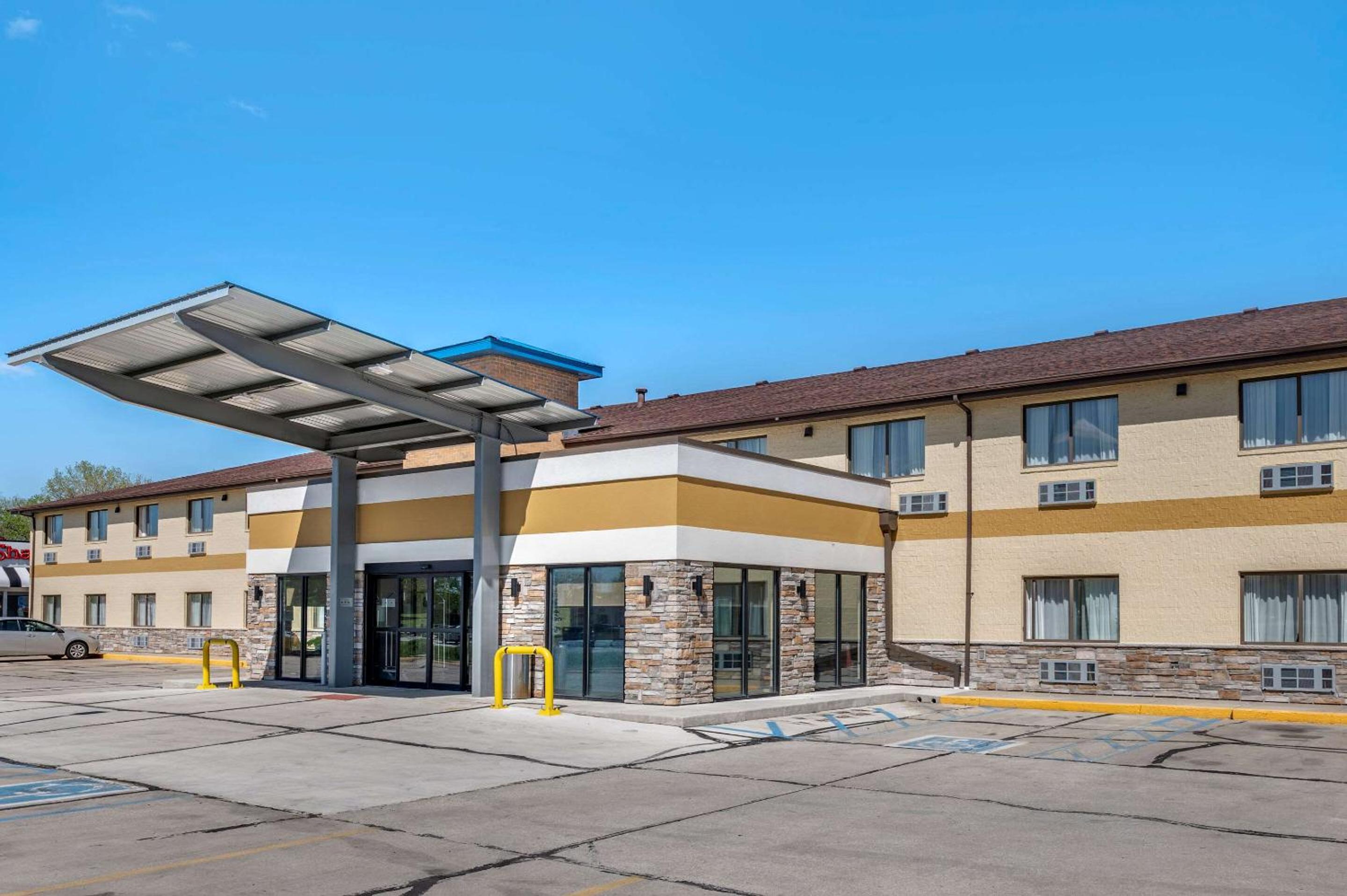 Comfort Inn Near Kokomo Speedway view 3