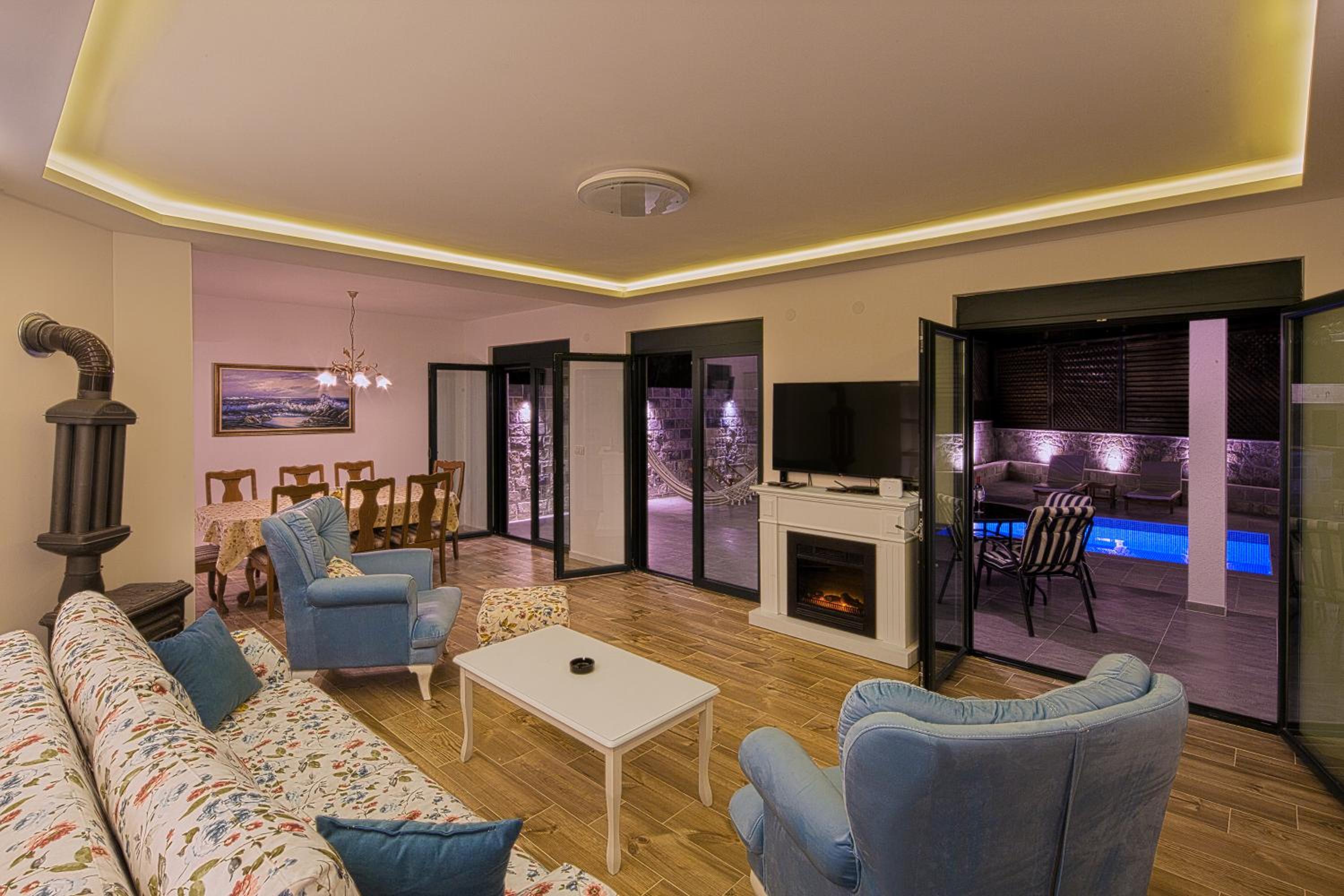 Villa Latina 2 view 2